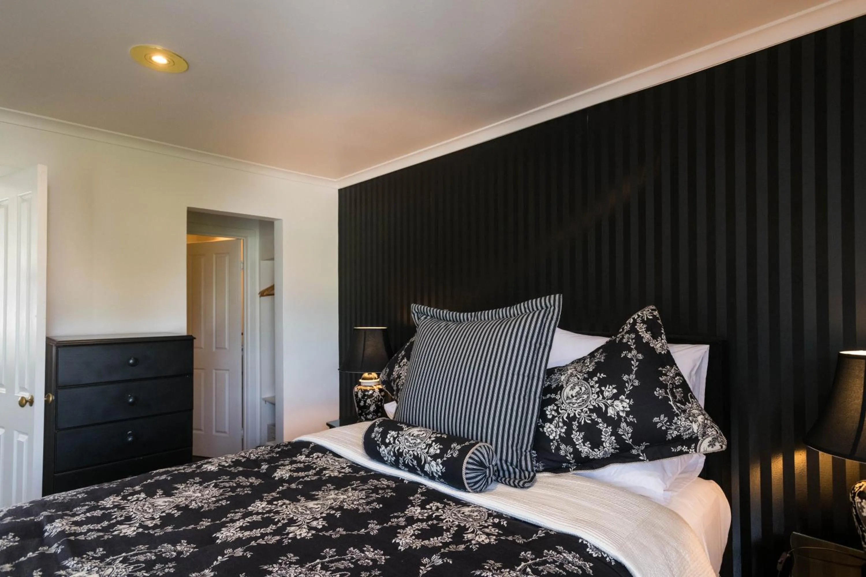 Bed in Battery Point Boutique Accommodation