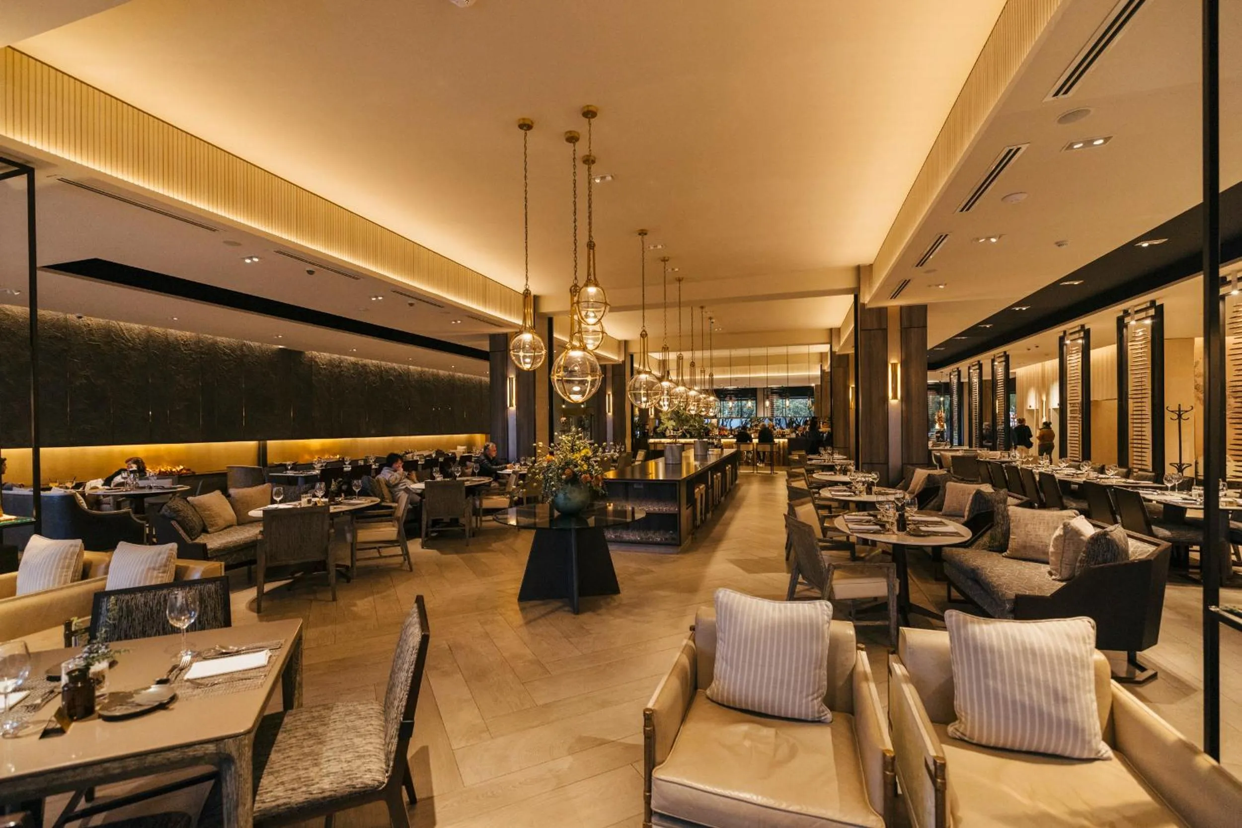 Restaurant/places to eat in Hotel Cabo De Hornos