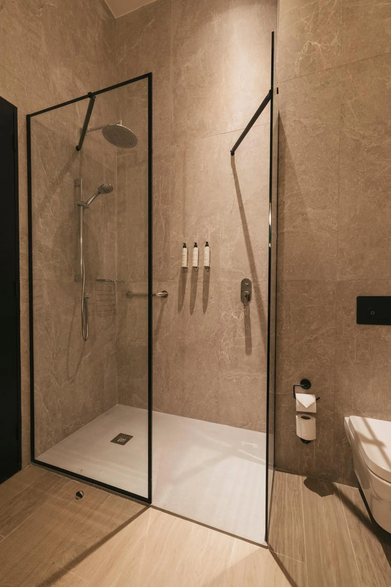 Shower in Hotel Cabo De Hornos