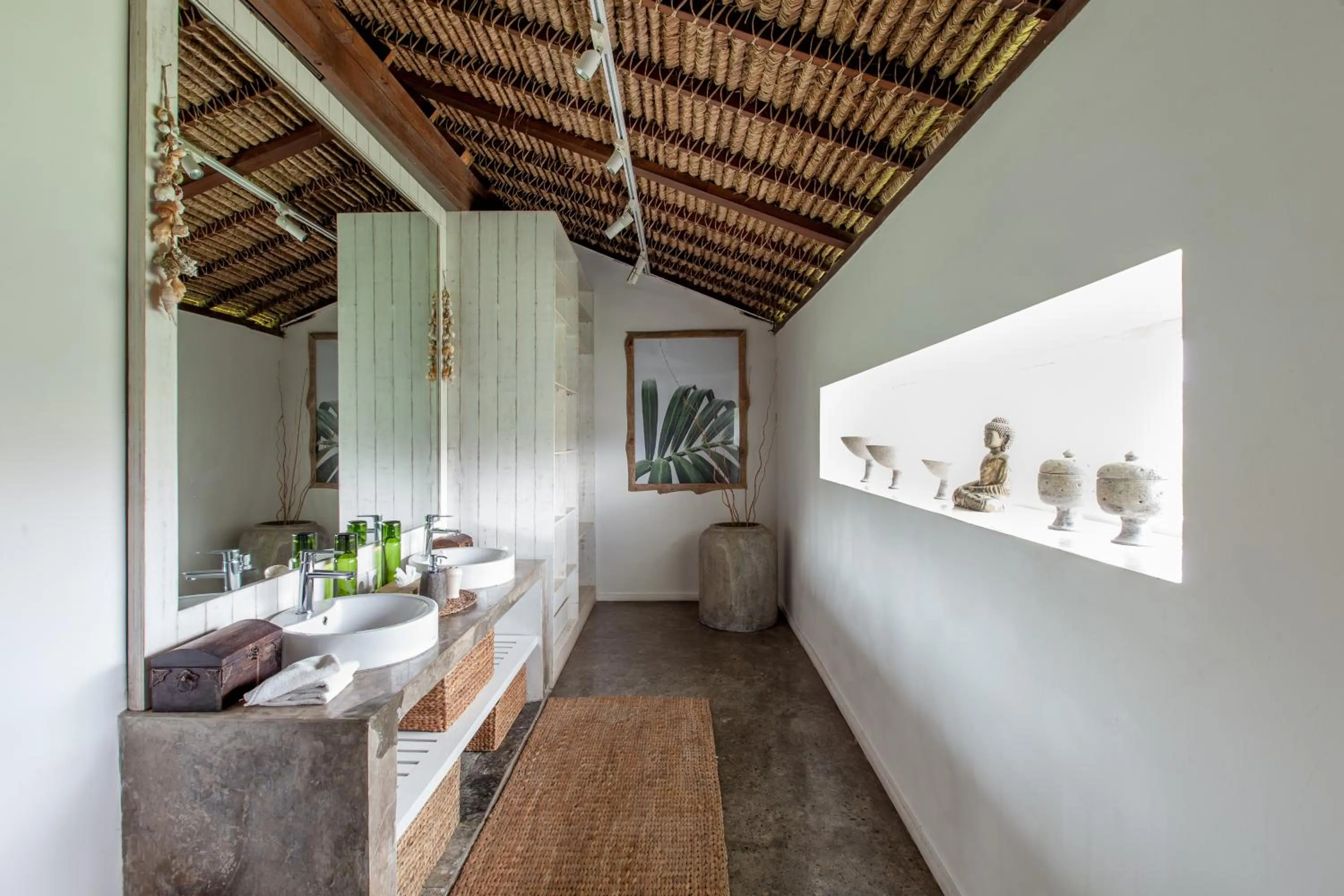 Bathroom in The Green Room Canggu