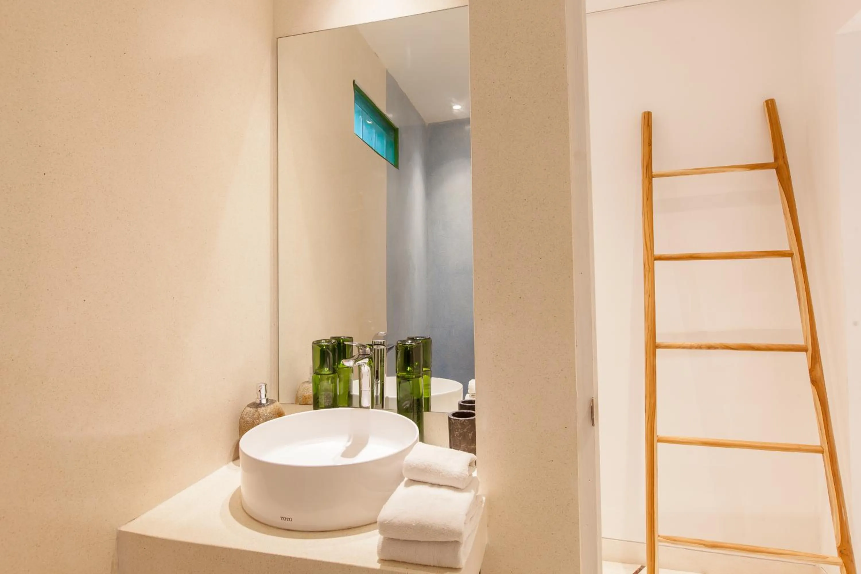 Bathroom in The Green Room Seminyak