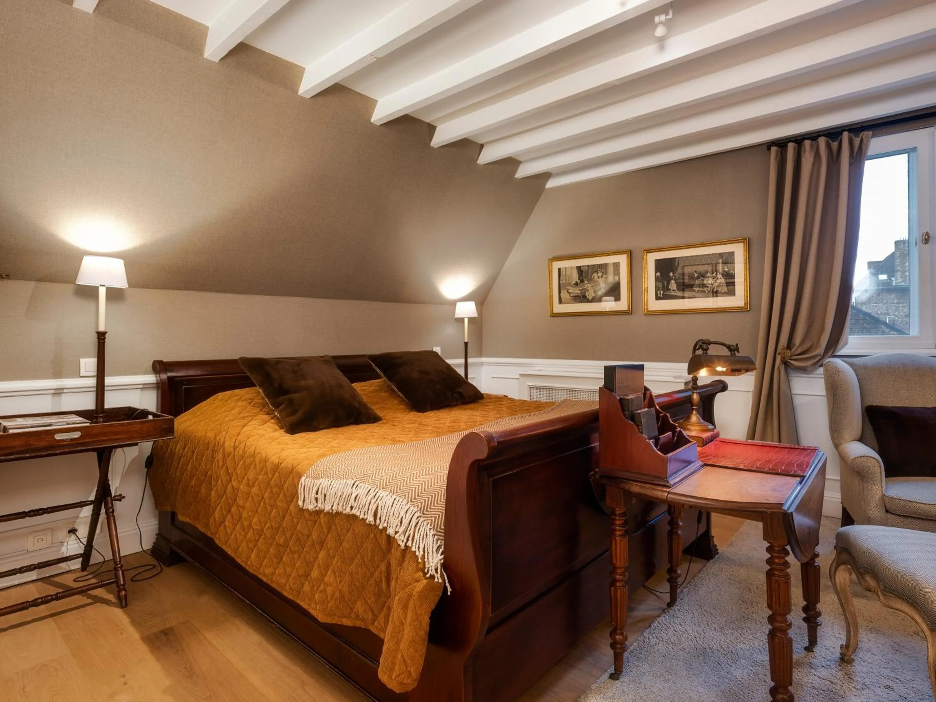 Bedroom, Bed in B&B Maison le Dragon