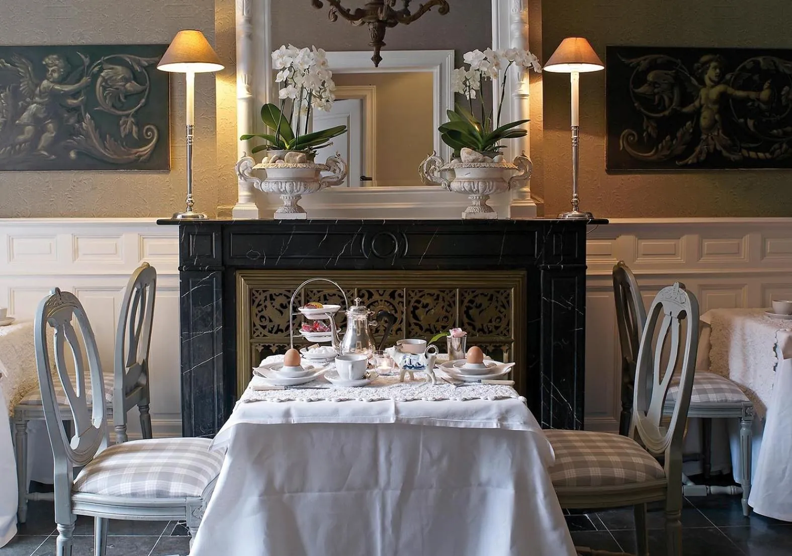 Continental breakfast in B&B Maison le Dragon
