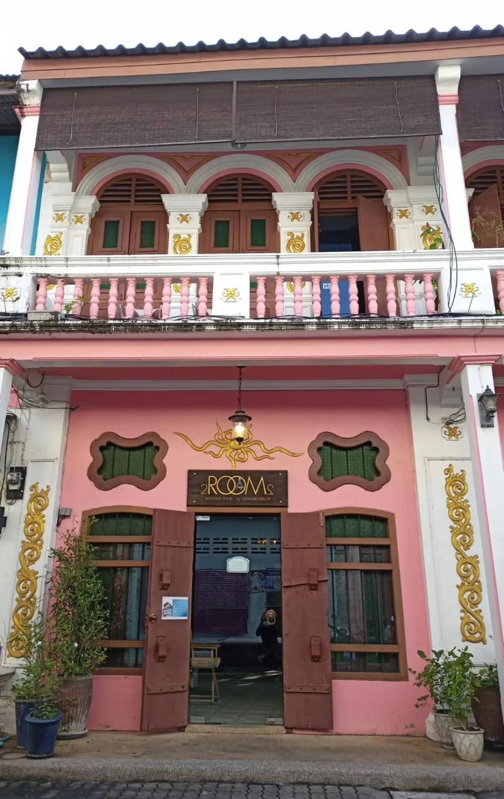 Property building in 2ROOMS Boutique House