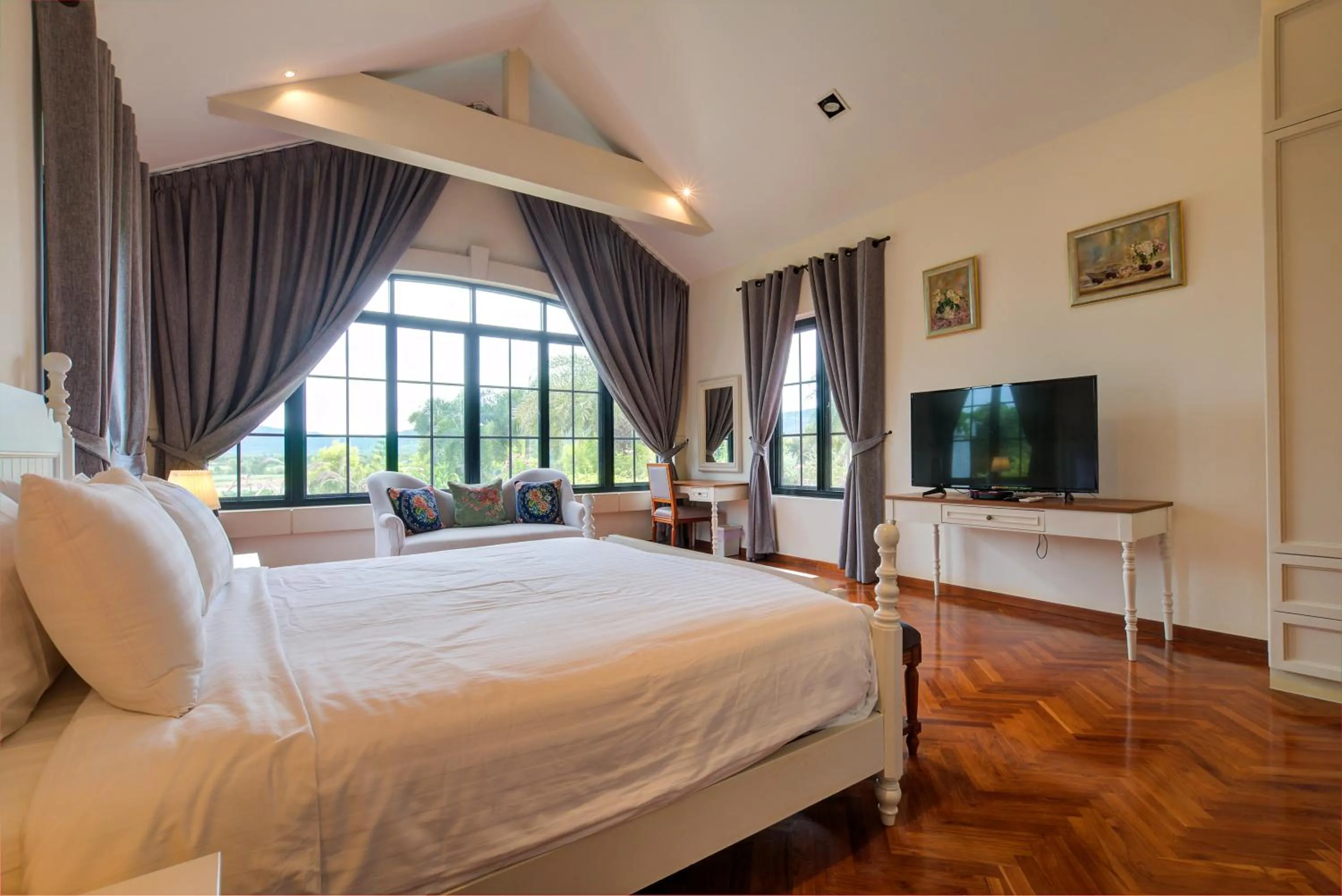 Bedroom, Bed in Chateau de Prim Khao Yai