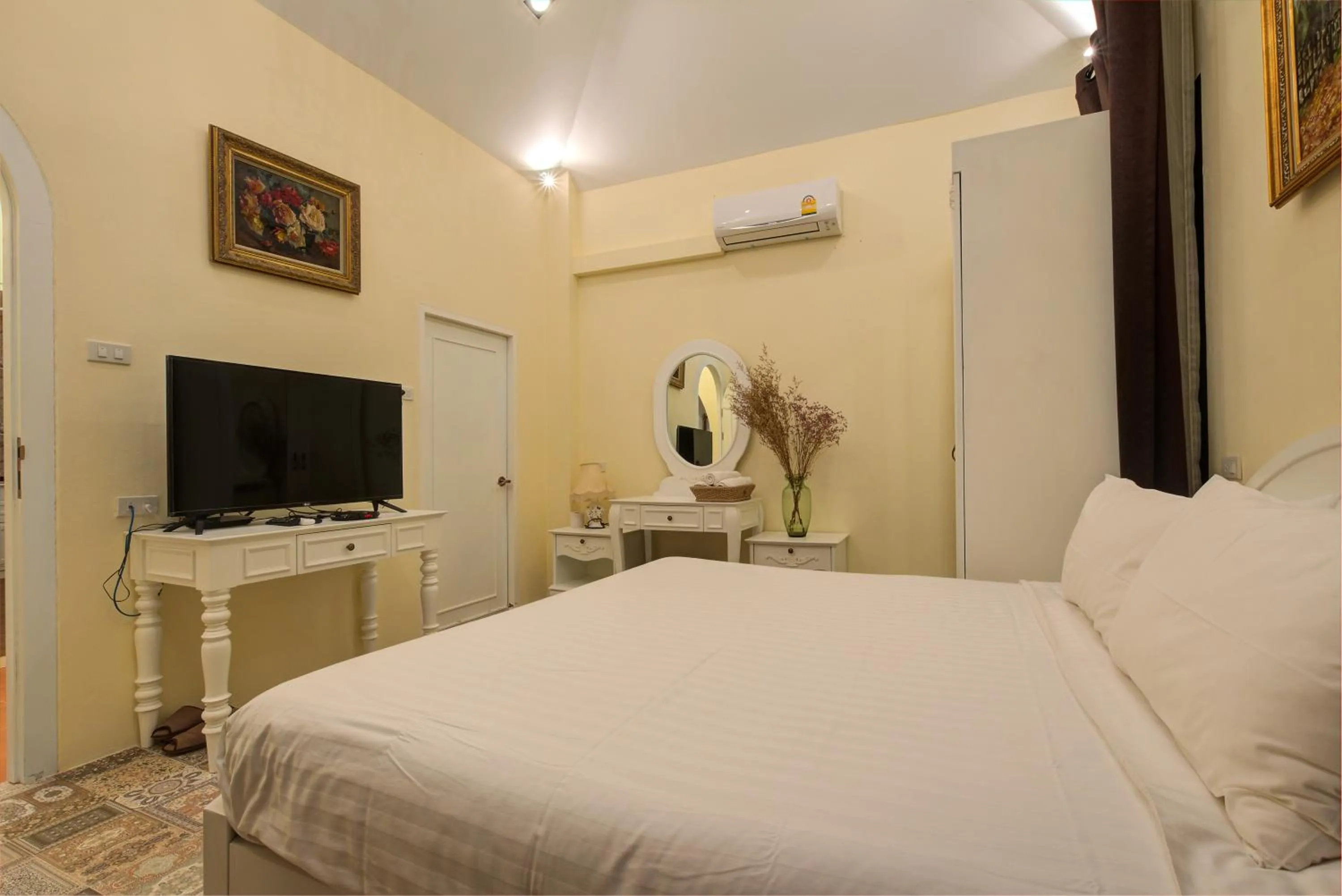 Bed in Chateau de Prim Khao Yai