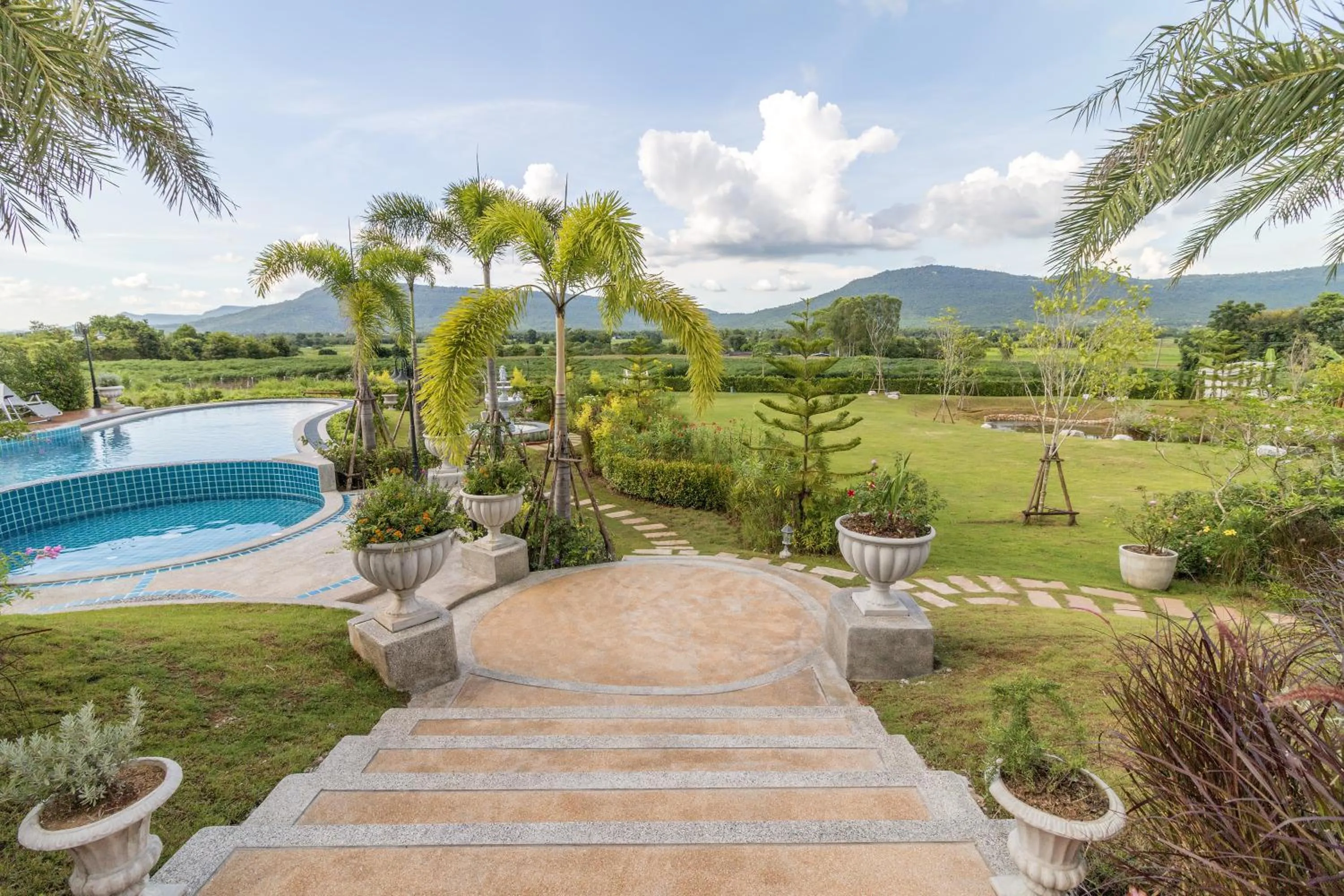 Garden view in Chateau de Prim Khao Yai
