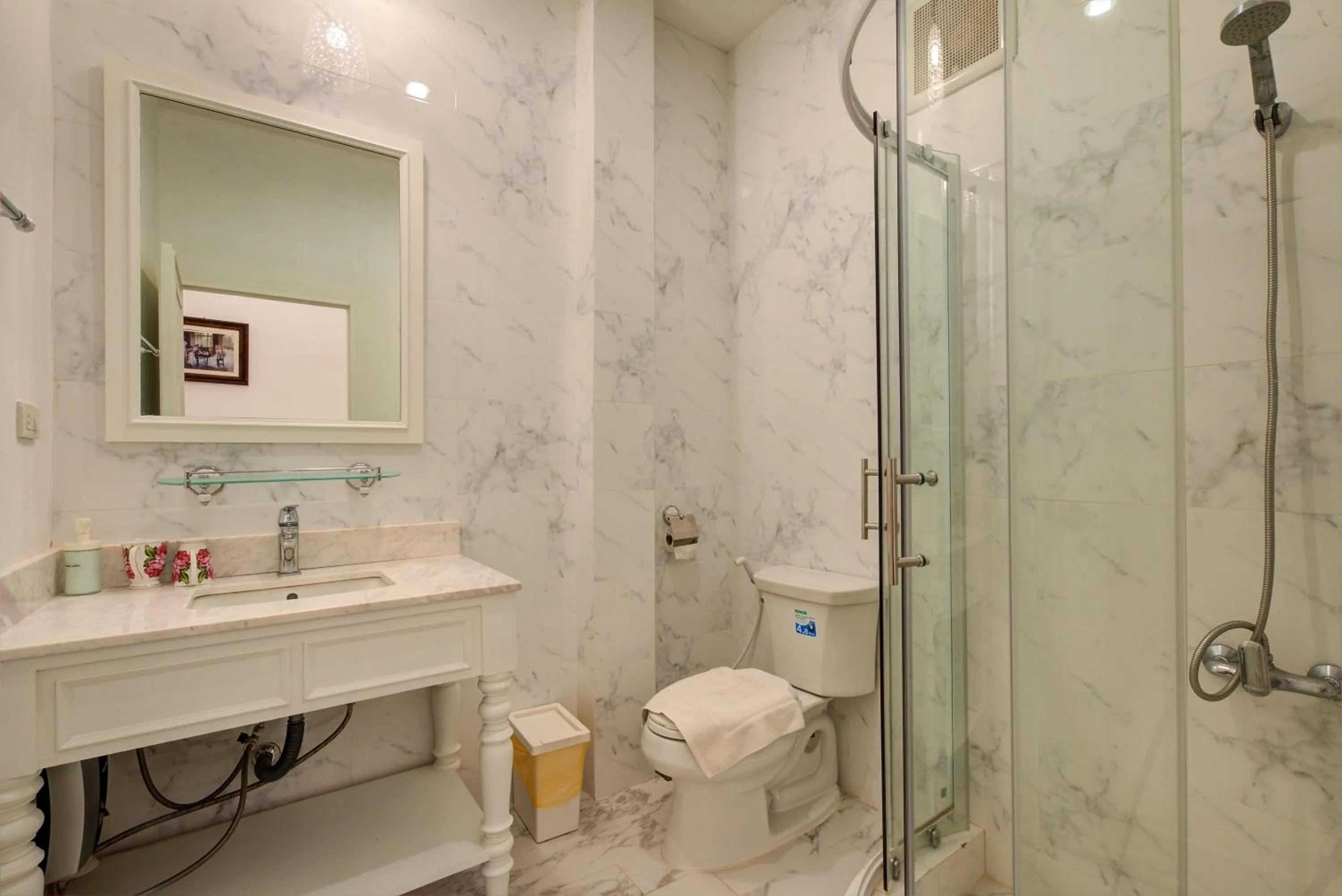 Shower in Chateau de Prim Khao Yai