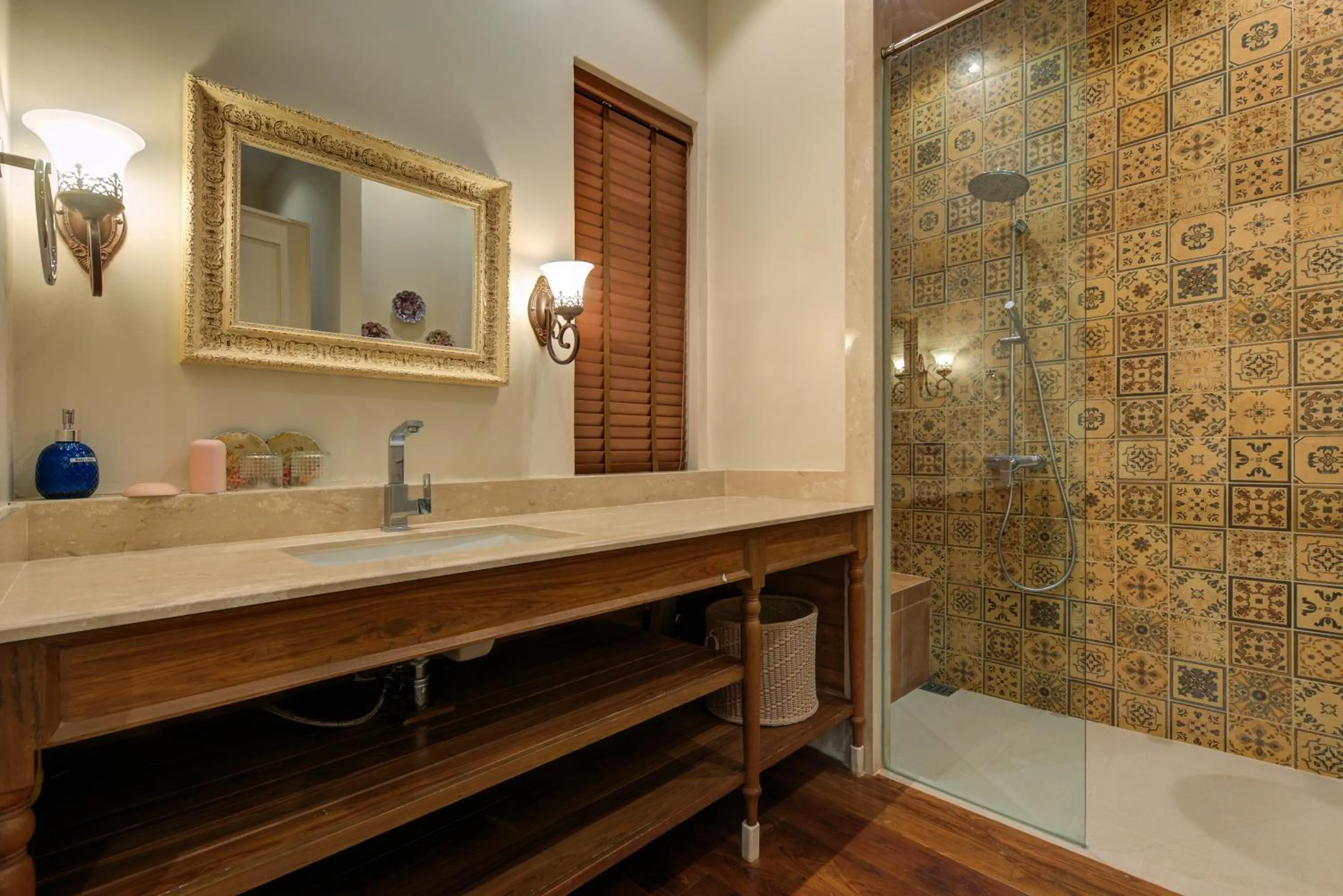 Shower in Chateau de Prim Khao Yai