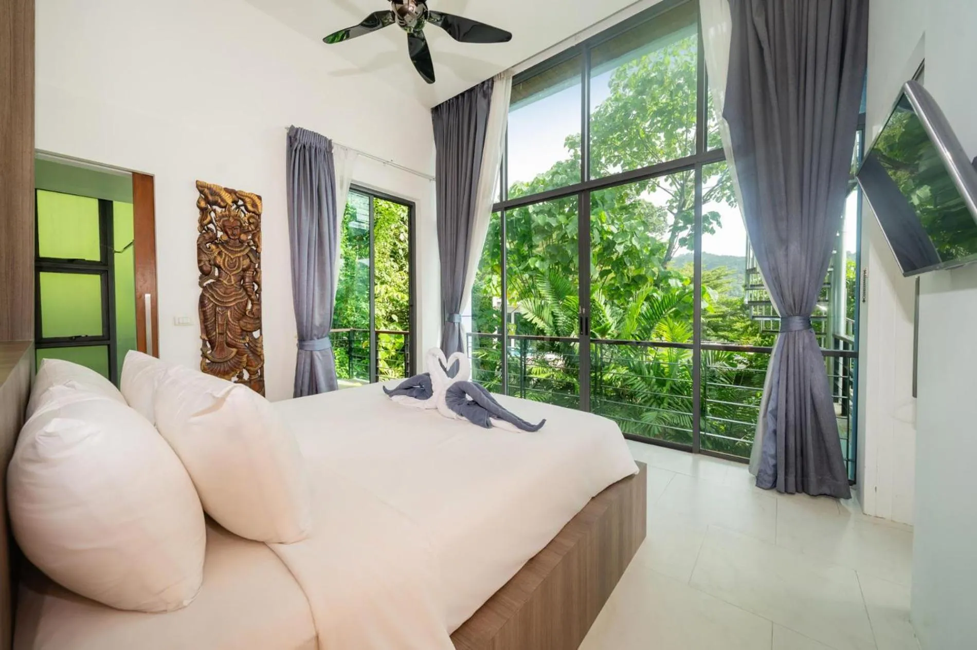 Floor plan, Bed in Kamala Sea View-villa with private pool and maid