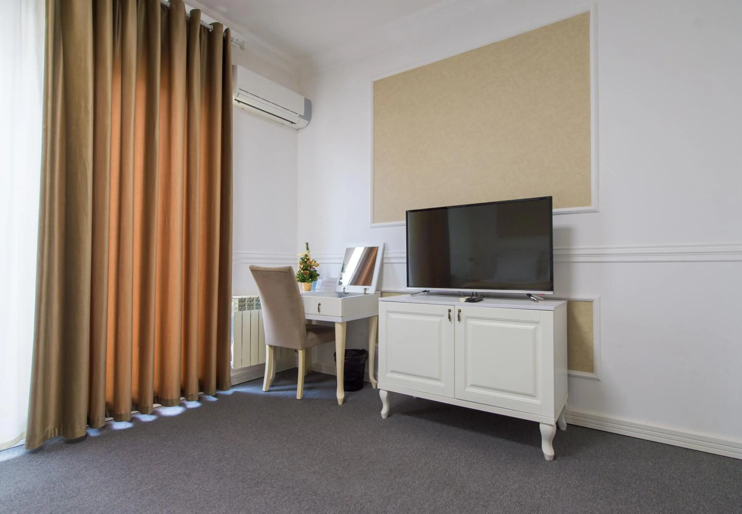 TV and multimedia in Two Seasons Boutique Hotel Baku