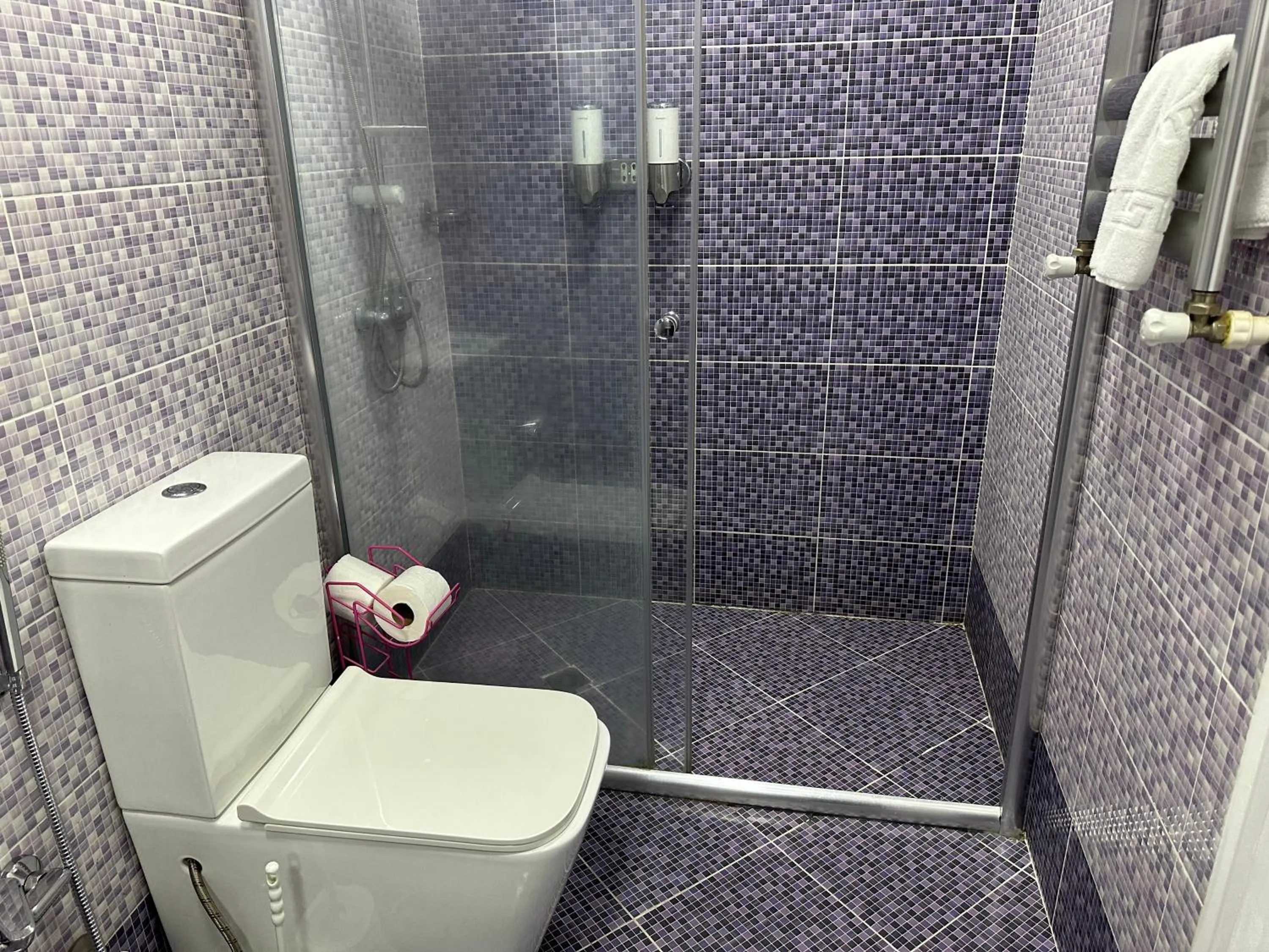 Shower in Two Seasons Boutique Hotel Baku