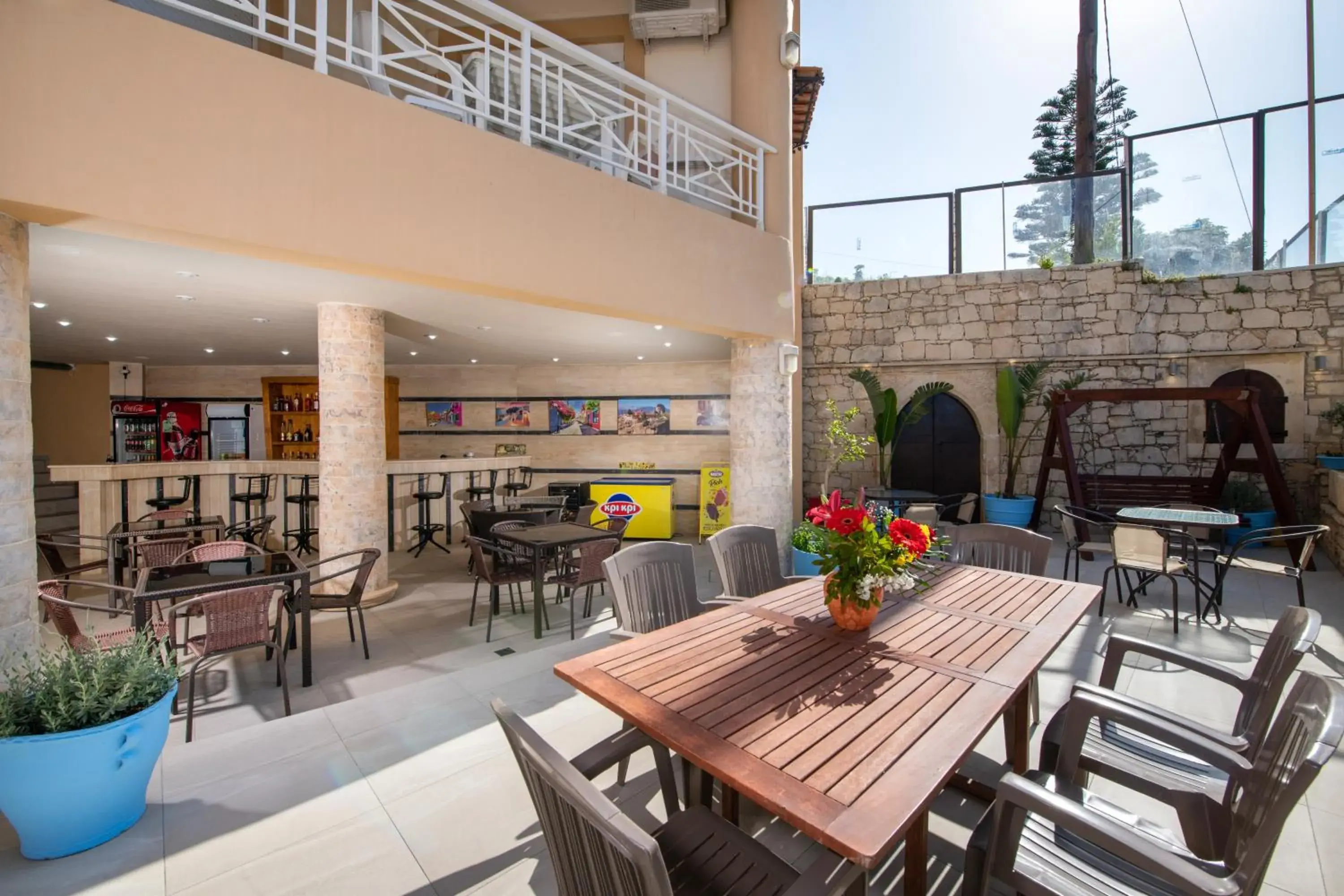 Lounge or bar in Sunrise Apartments Lounge or bar in Sunrise Apartments