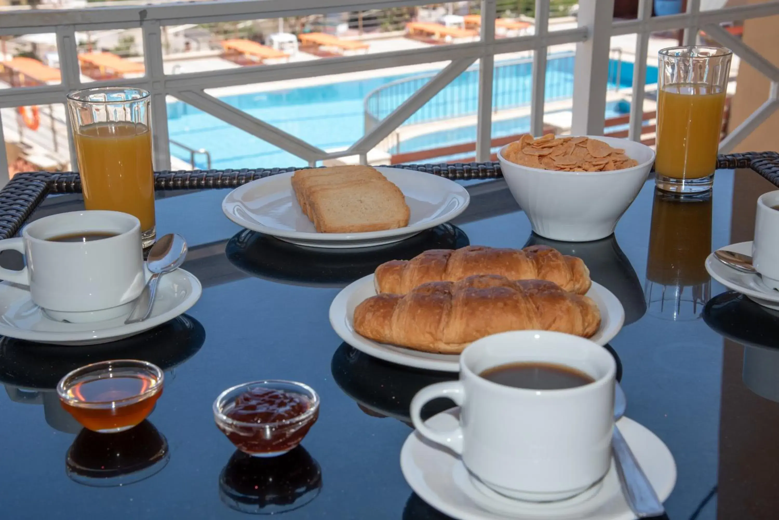 Pool view in Sunrise Apartments Pool view in Sunrise Apartments