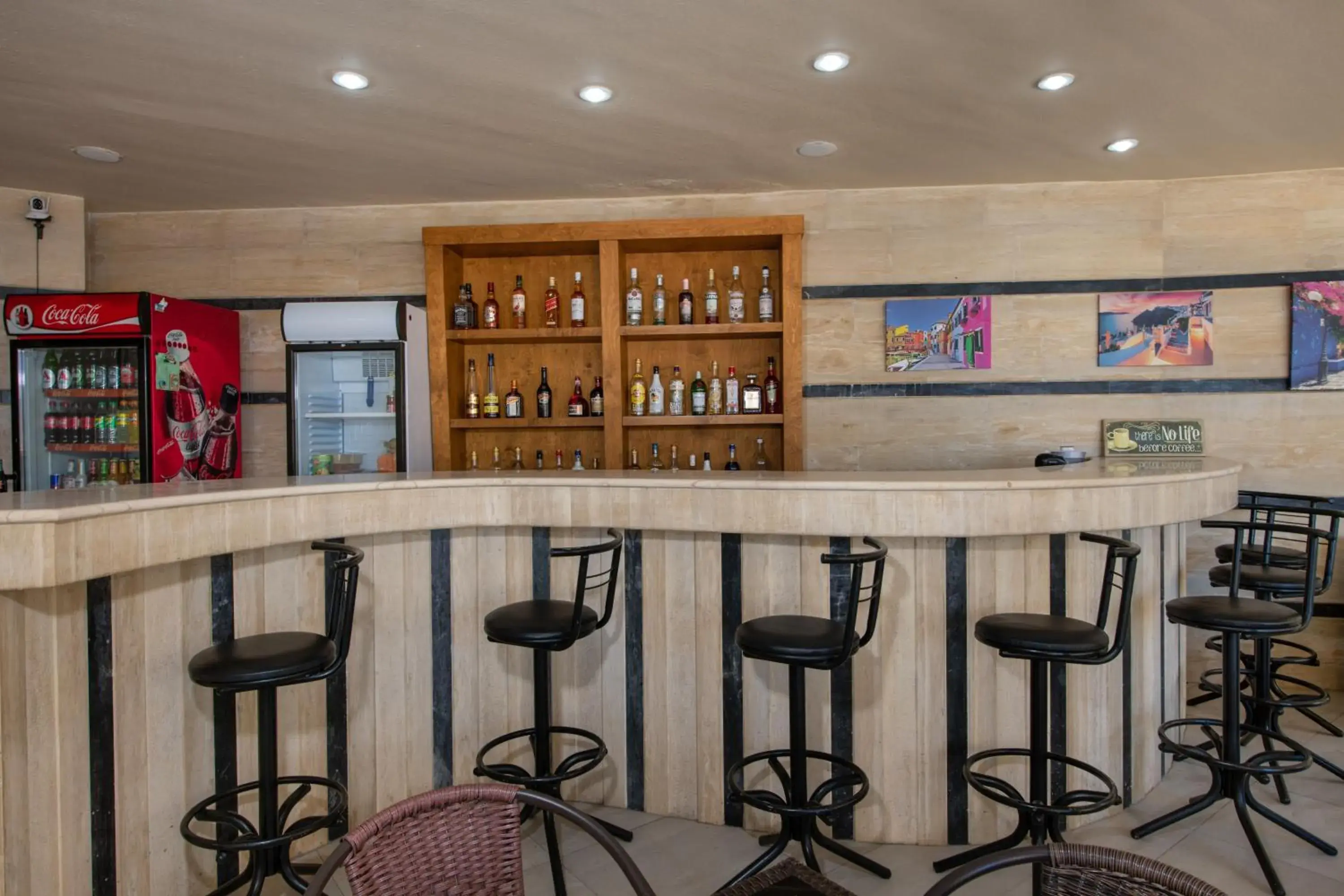 Lounge or bar in Sunrise Apartments Lounge or bar in Sunrise Apartments