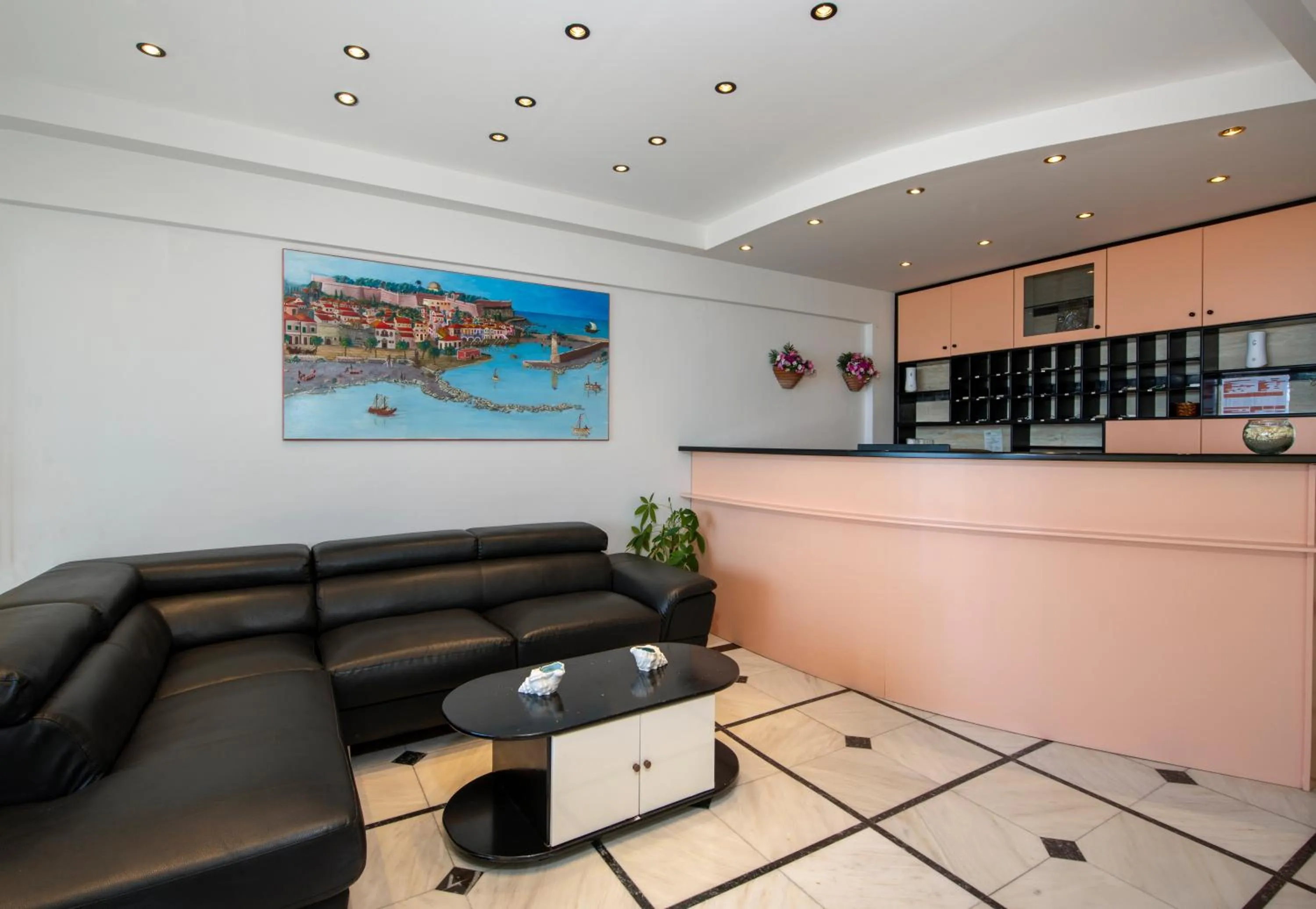 Lobby or reception in Sunrise Apartments