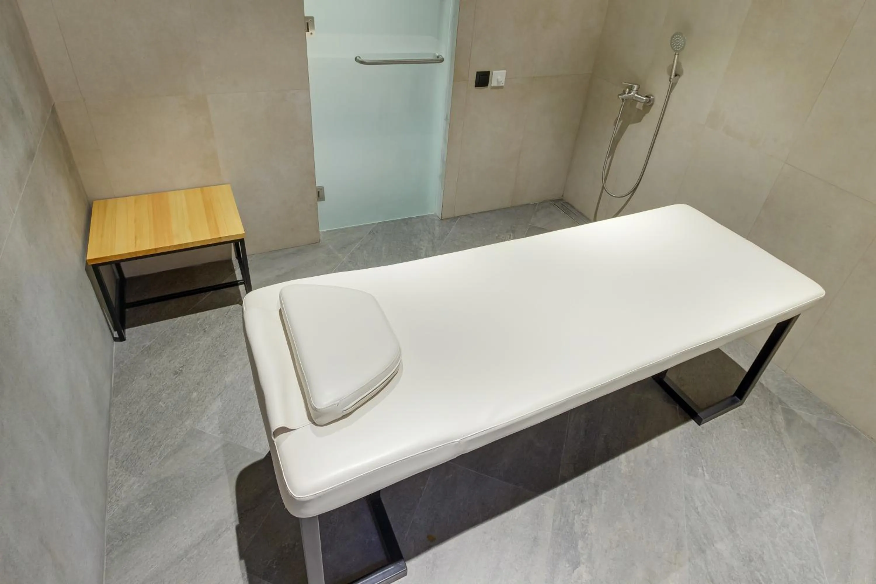 Massage in Eleven Hotel and Hall