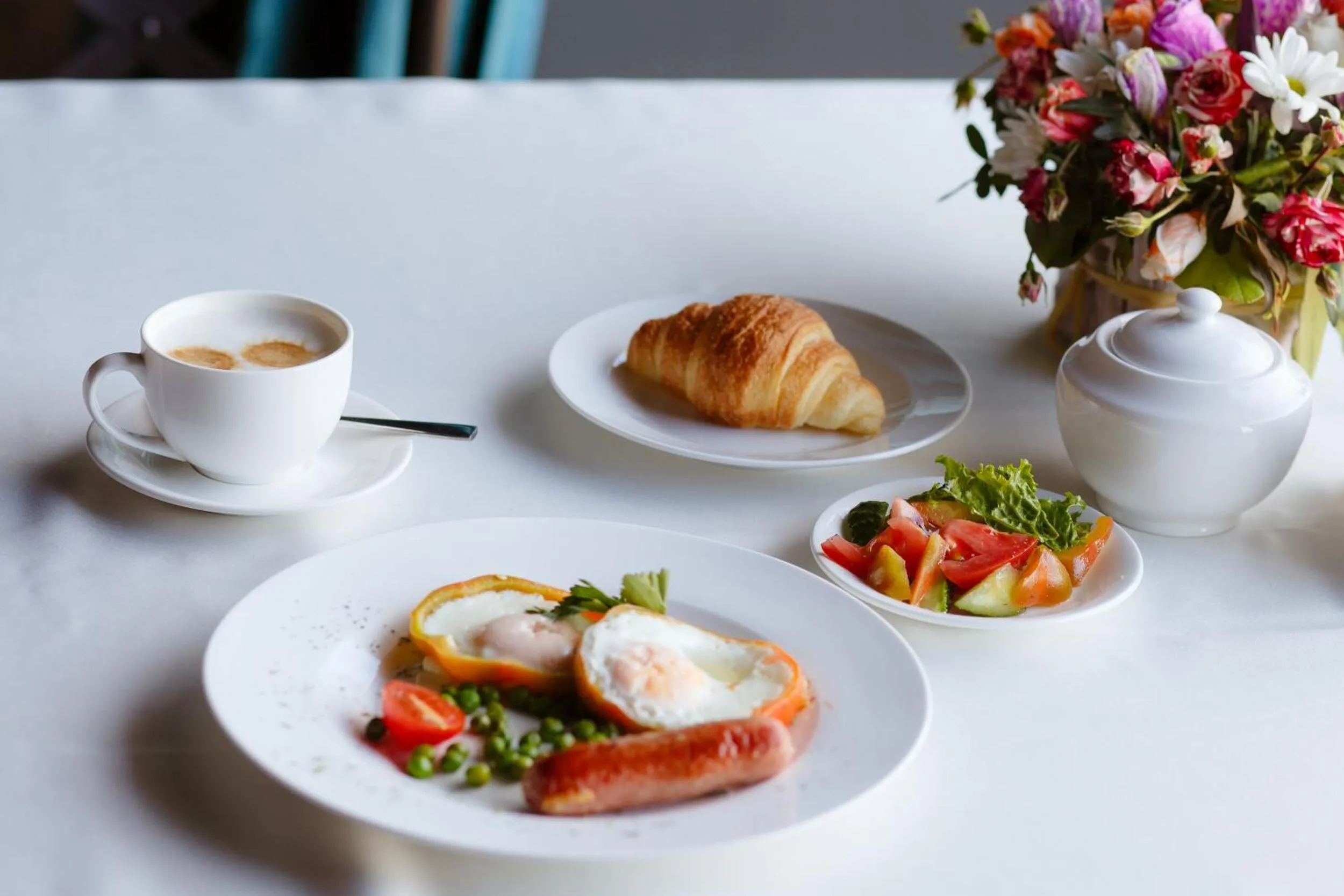 Restaurant/places to eat in Eleven Hotel and Hall