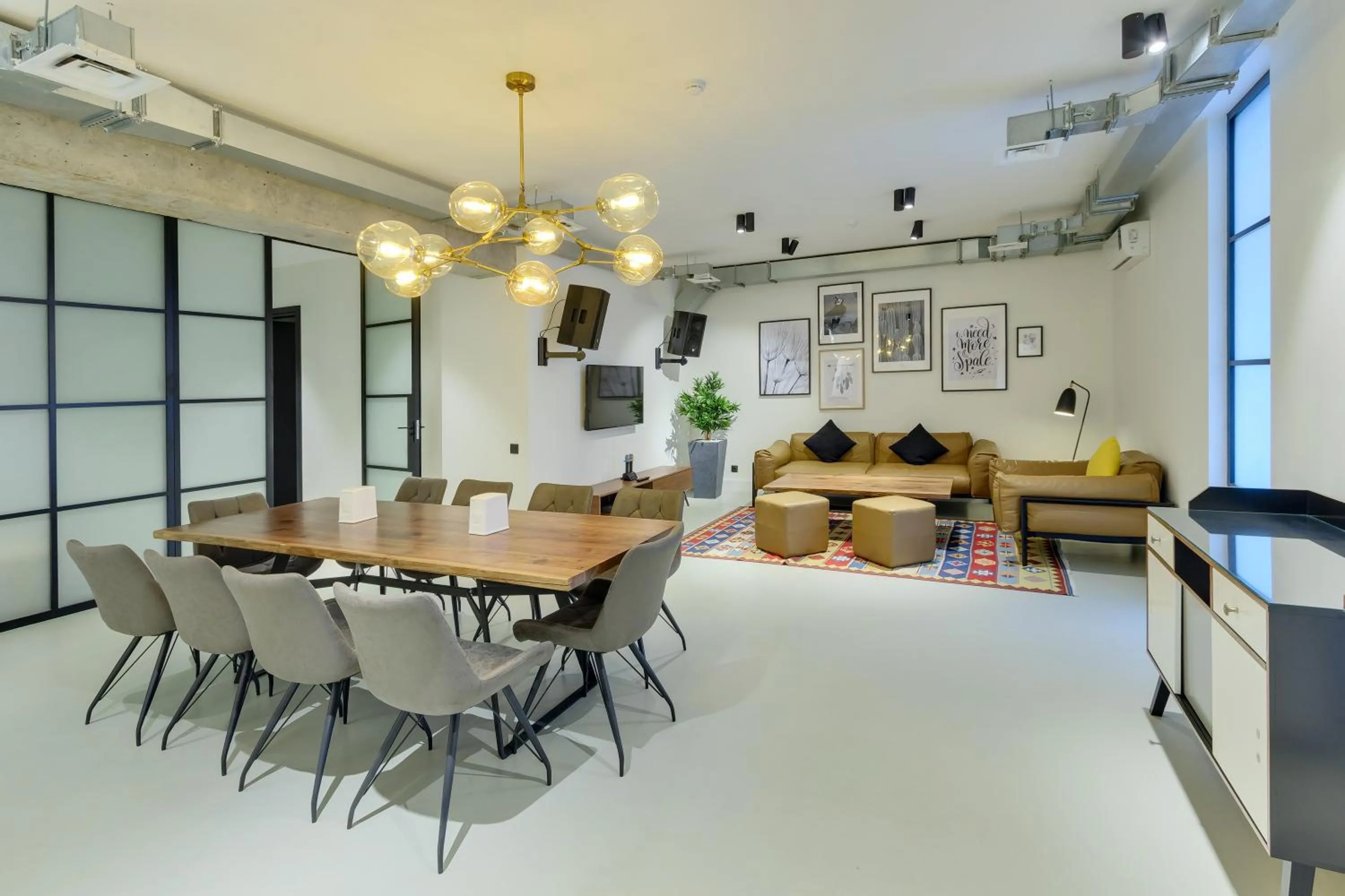 Karaoke in Eleven Hotel and Hall