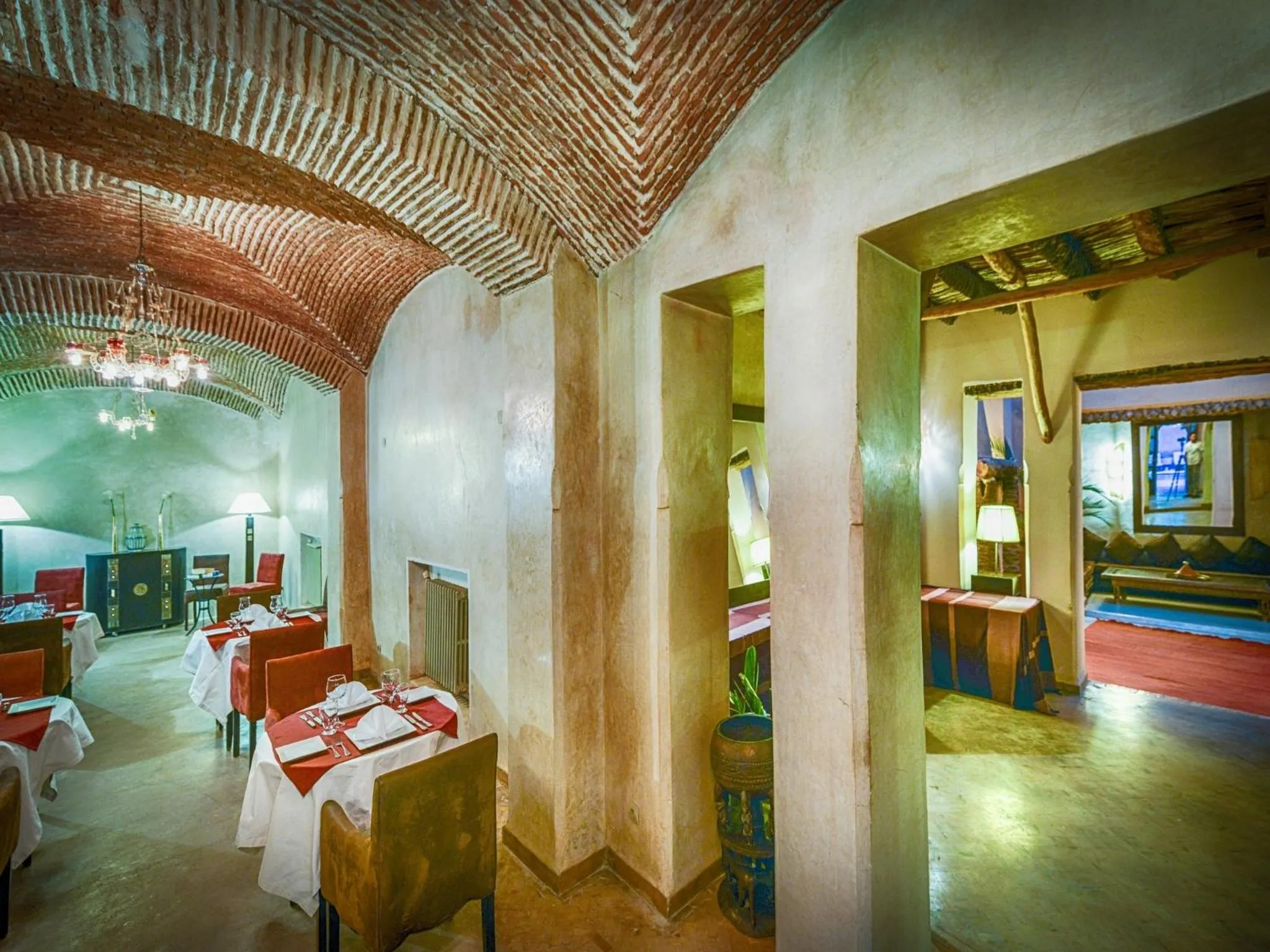 Restaurant/places to eat in Caravan Serai