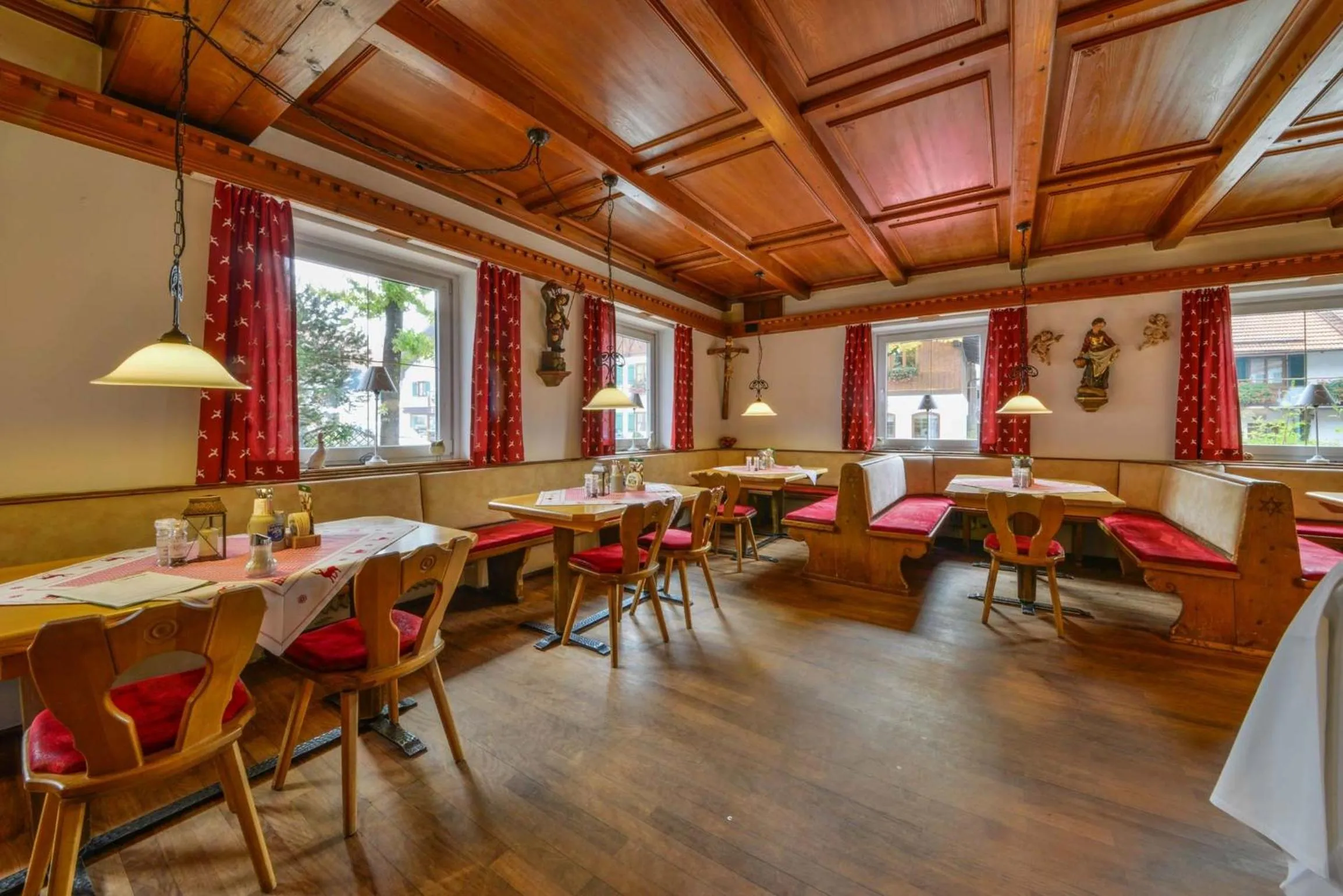 Restaurant/places to eat in Landhotel zum Metzgerwirt