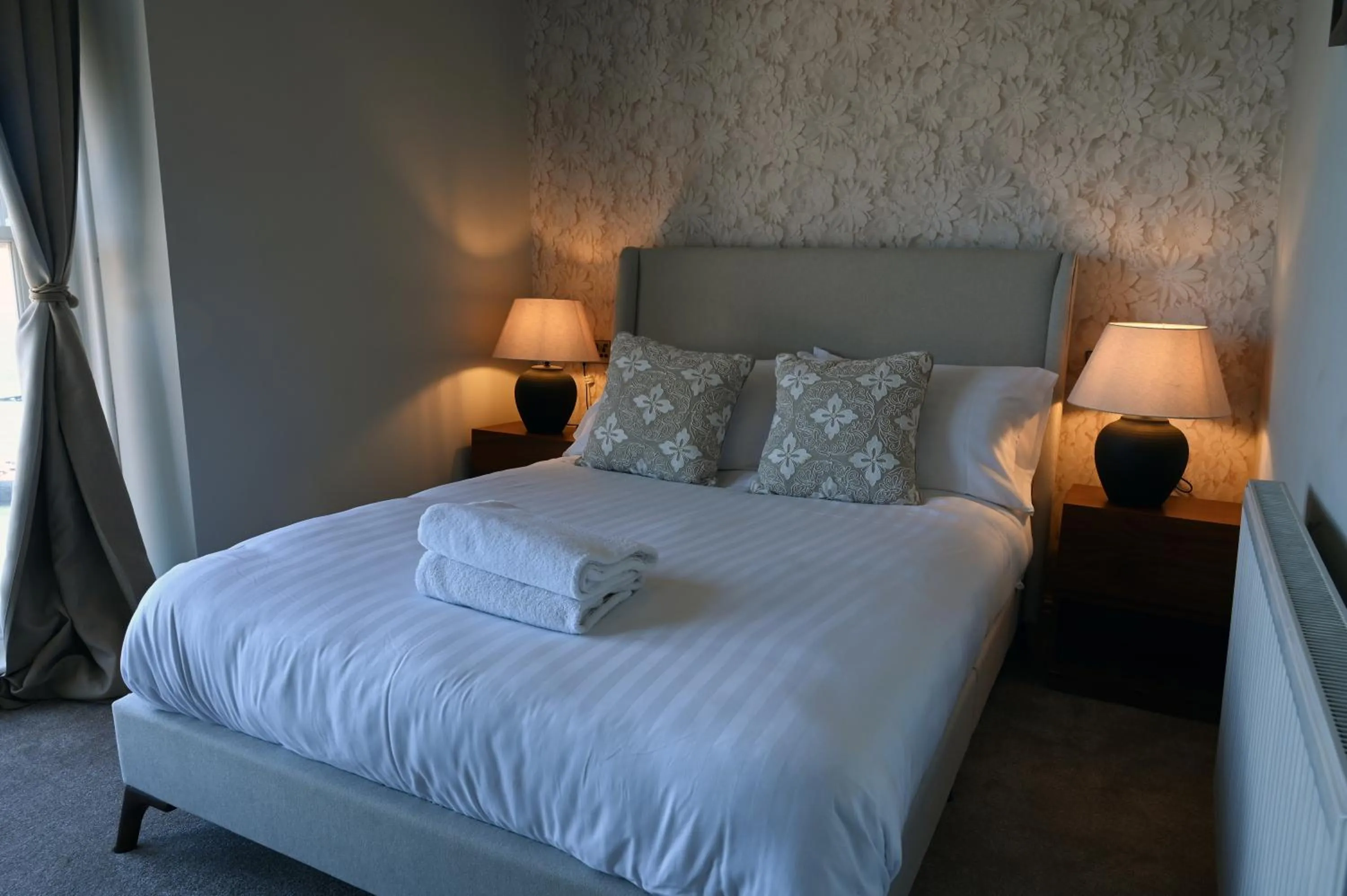 Bed in Royal Lion Hotel