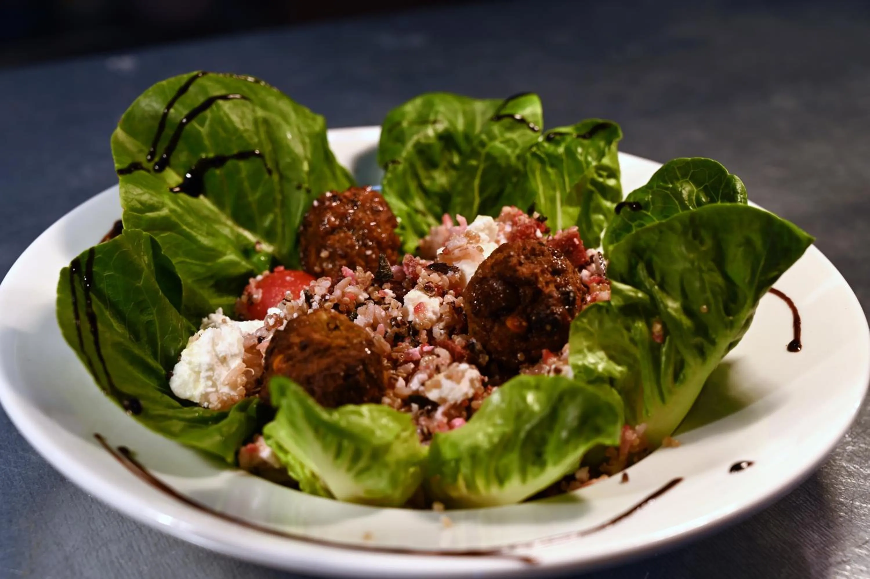 Food and drinks in Royal Lion Hotel