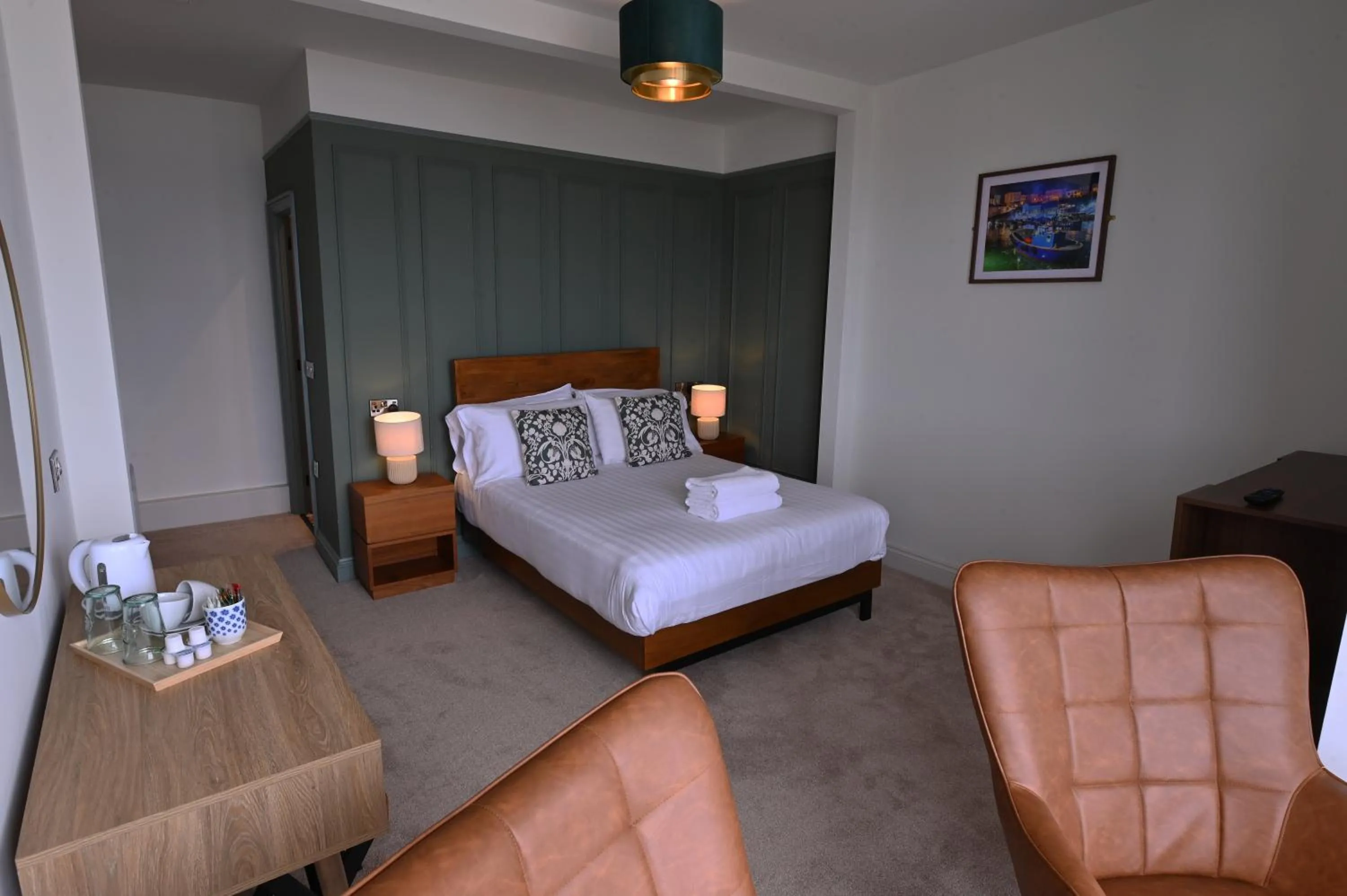 Bed in Royal Lion Hotel