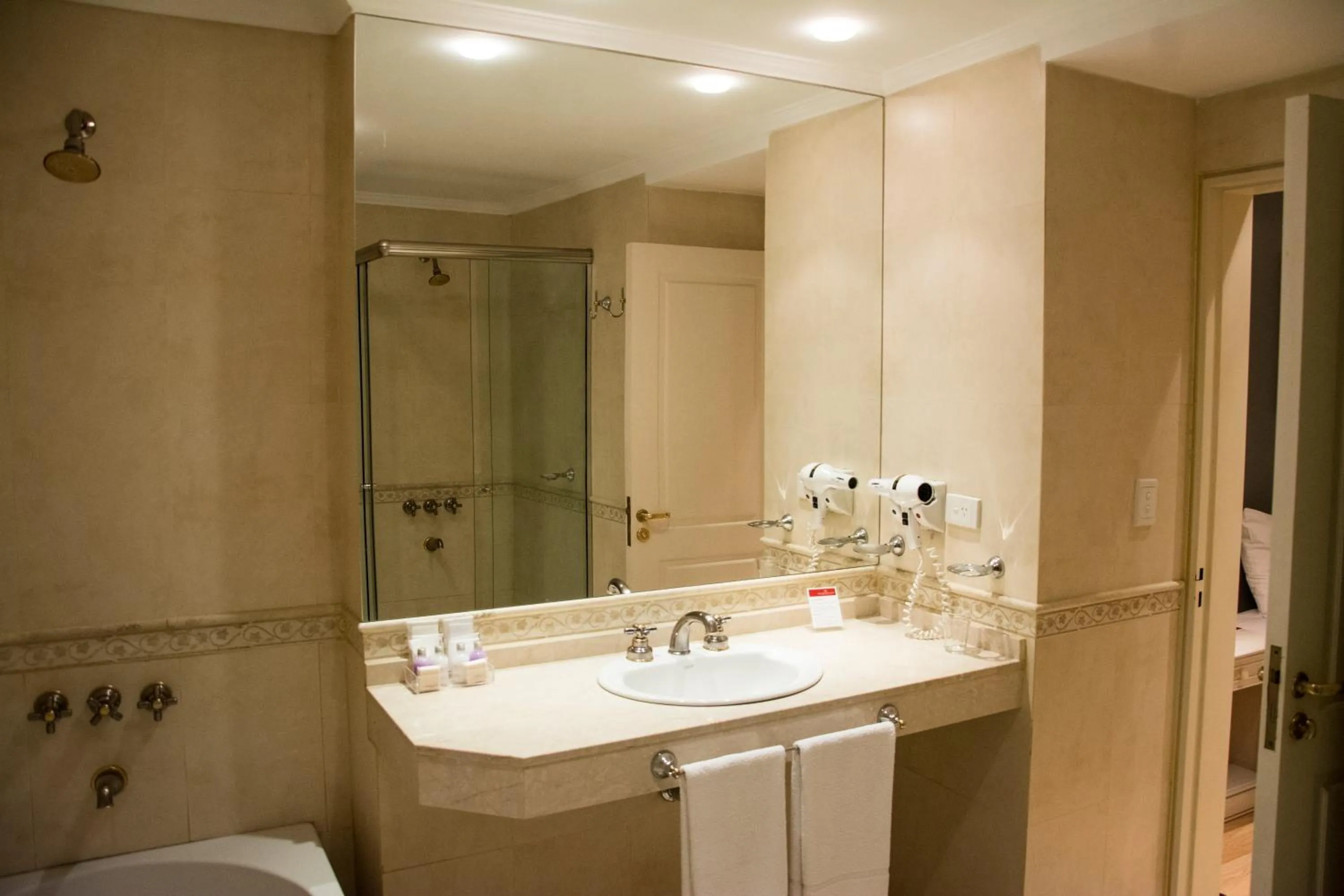 Shower in Amérian Catamarca