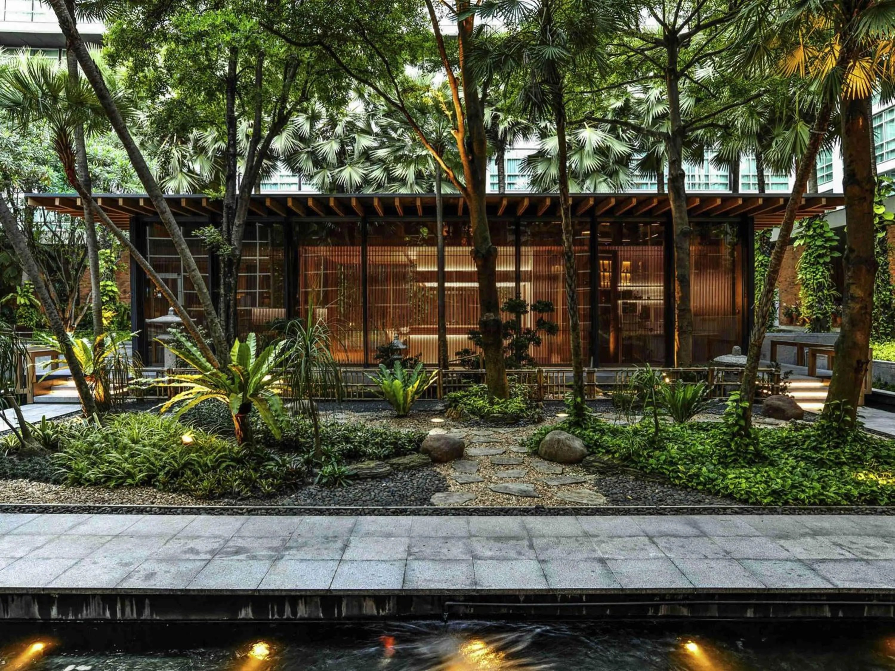 Restaurant/places to eat in Pullman Bangkok King Power