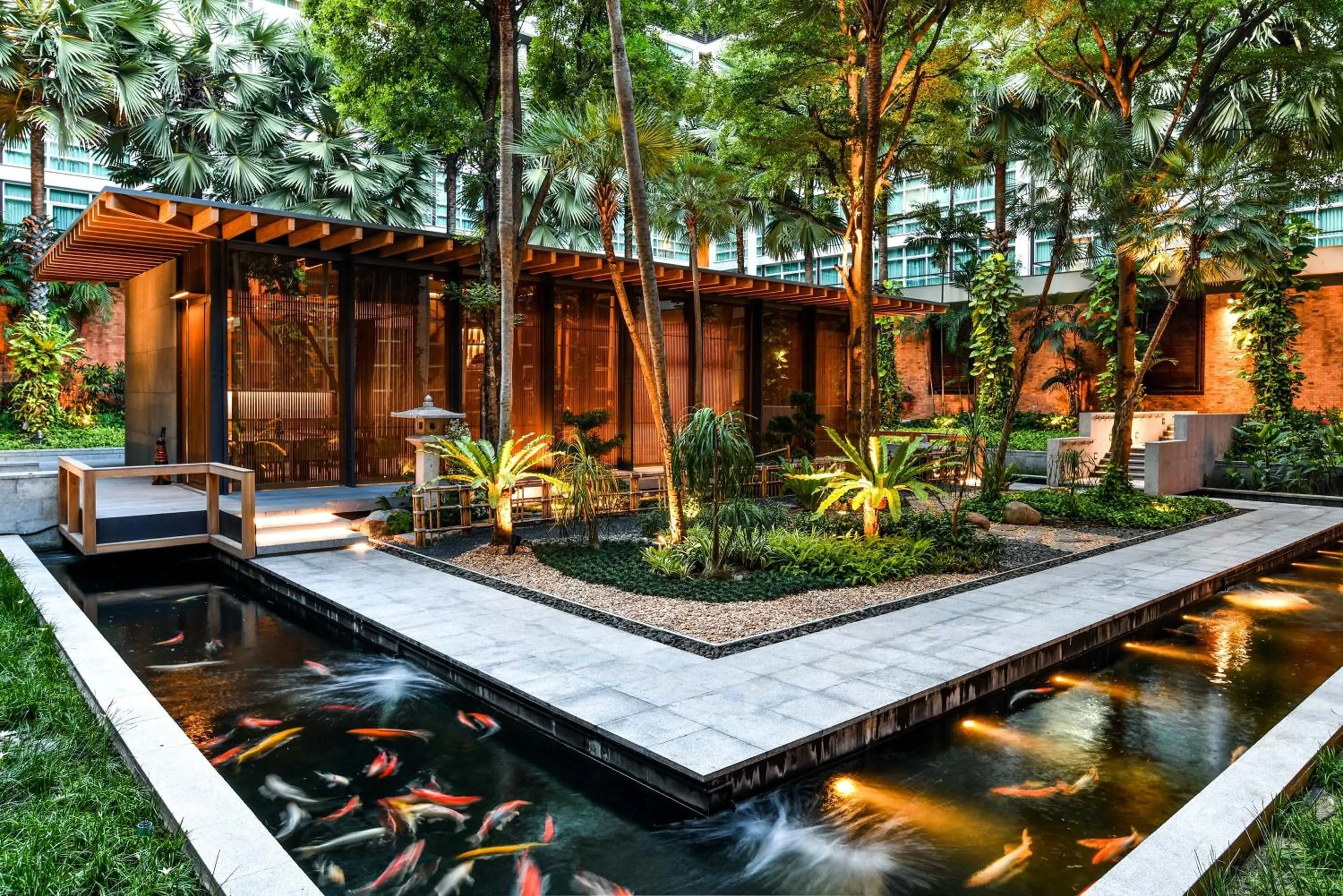 Restaurant/places to eat in Pullman Bangkok King Power