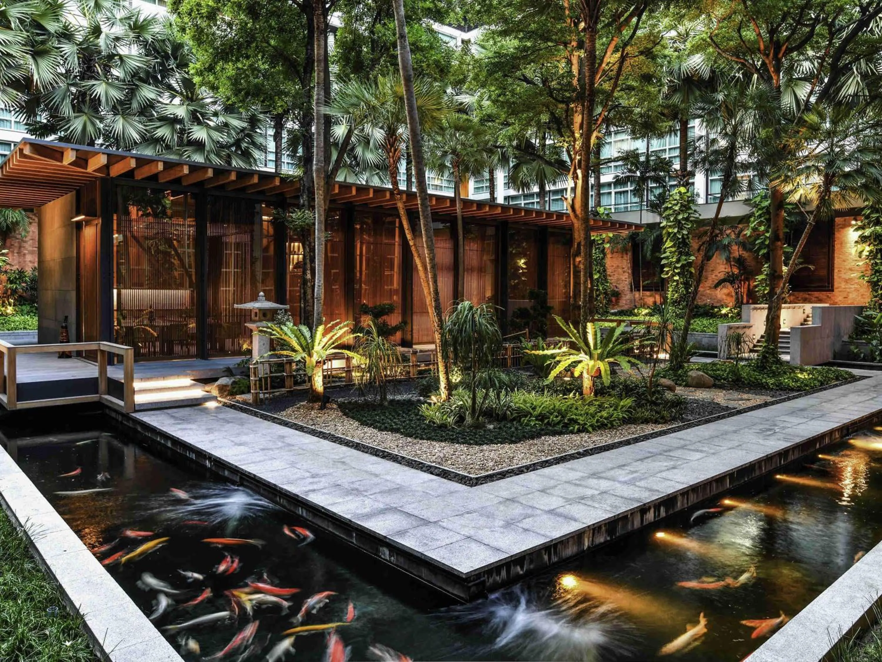 Restaurant/places to eat in Pullman Bangkok King Power