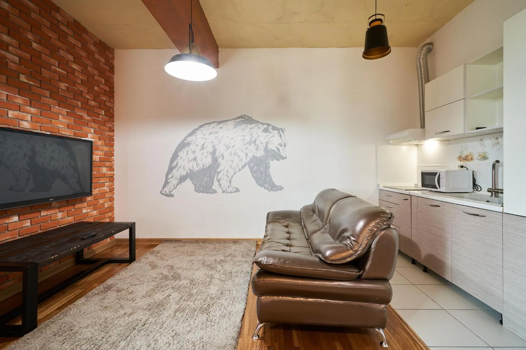 TV and multimedia in 7 days hotel