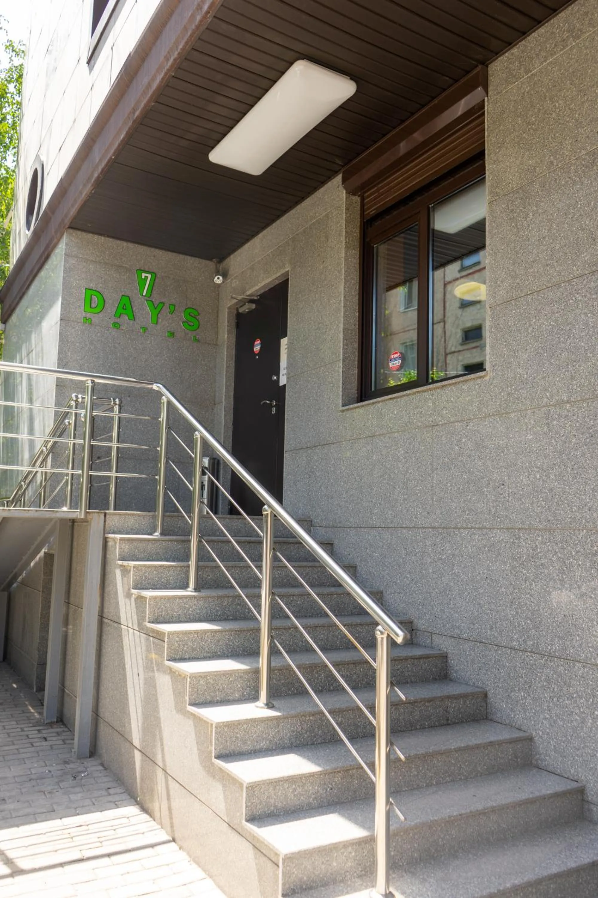 Facade/entrance in 7 days hotel