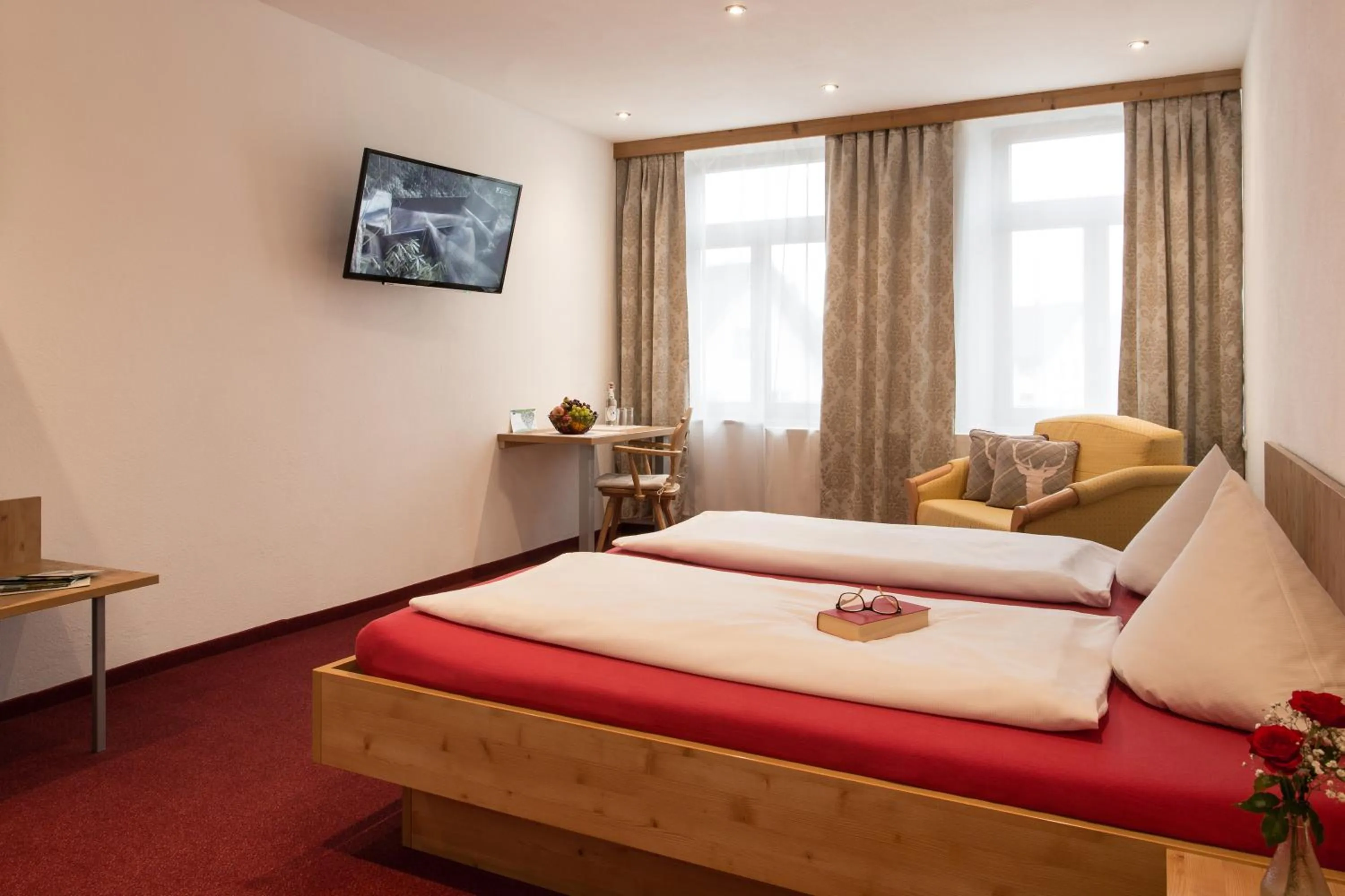 Bedroom, Bed in Gasthof zum Hirsch