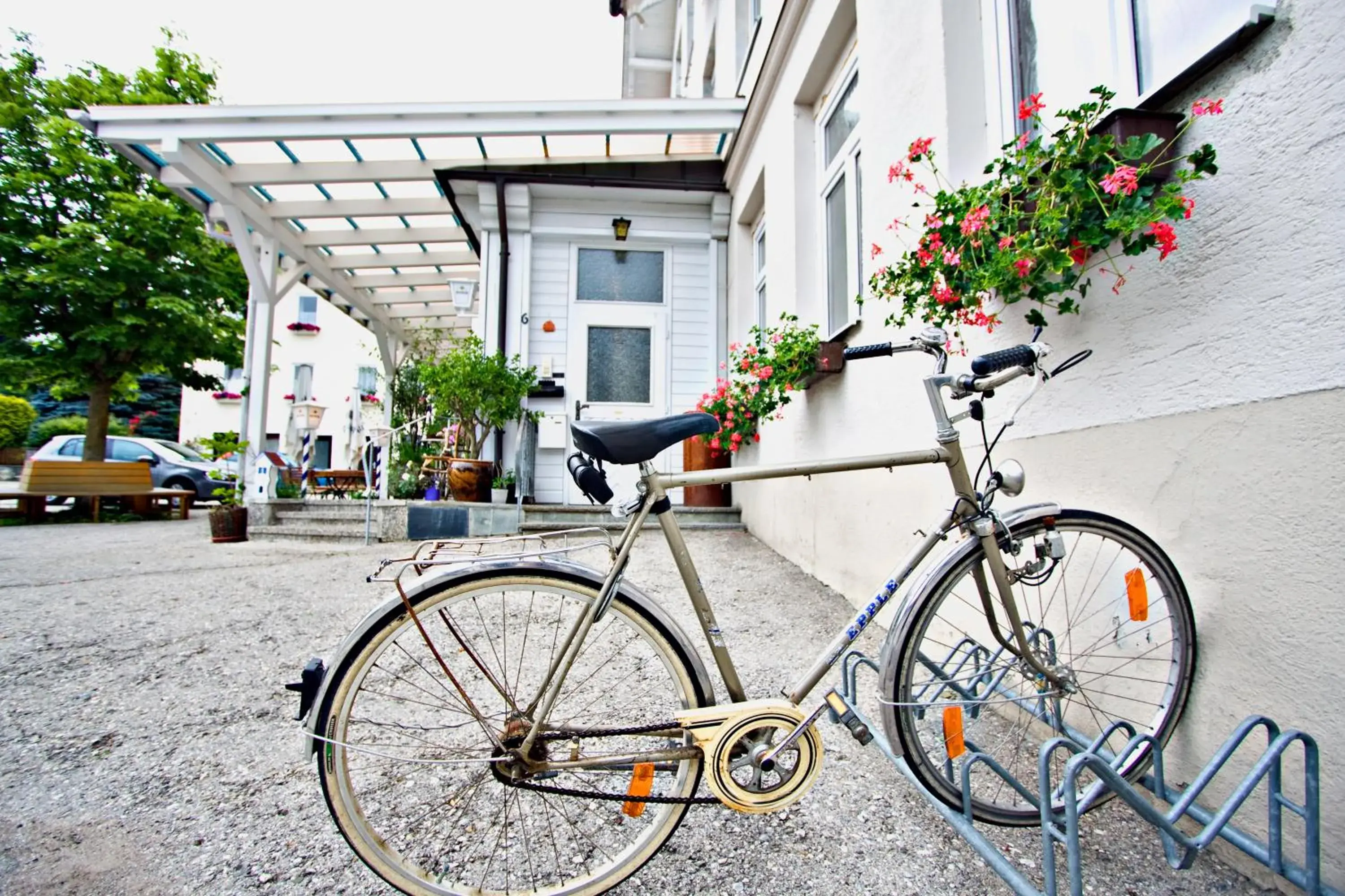 Property building in Gasthof zum Hirsch Property building in Gasthof zum Hirsch