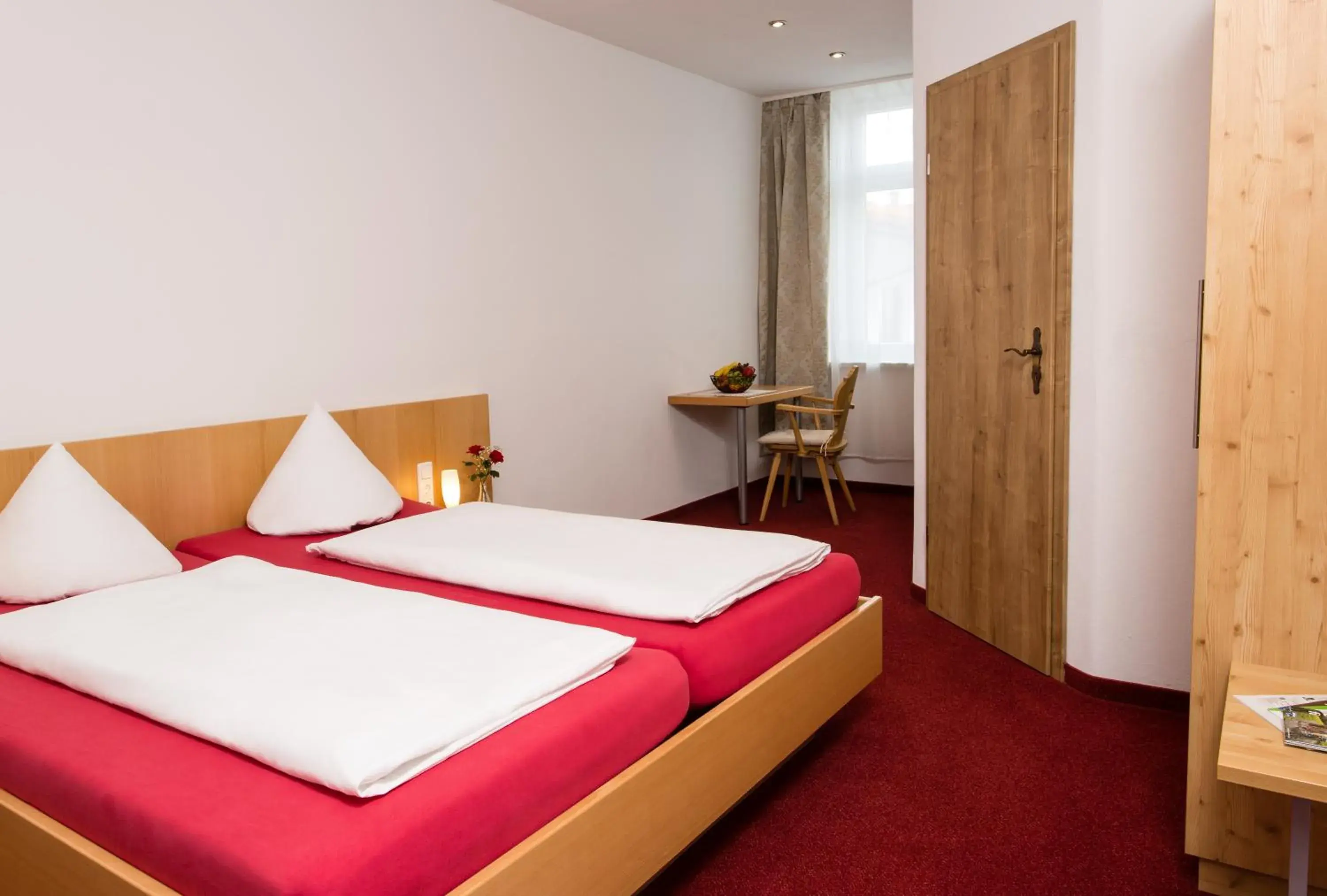 Bedroom, Bed in Gasthof zum Hirsch Bedroom, Bed in Gasthof zum Hirsch