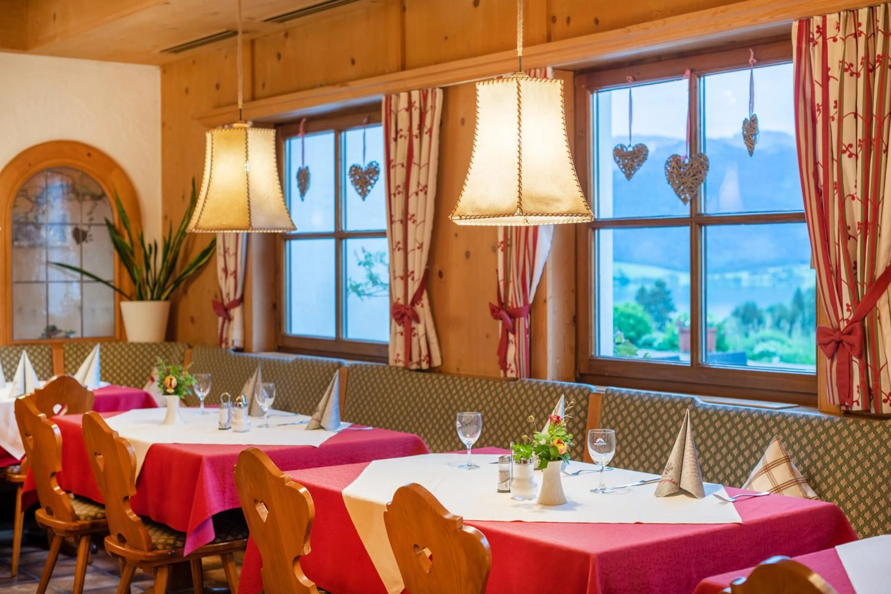 Restaurant/places to eat in Landhotel Schwarzenbach - Wellness & Spa