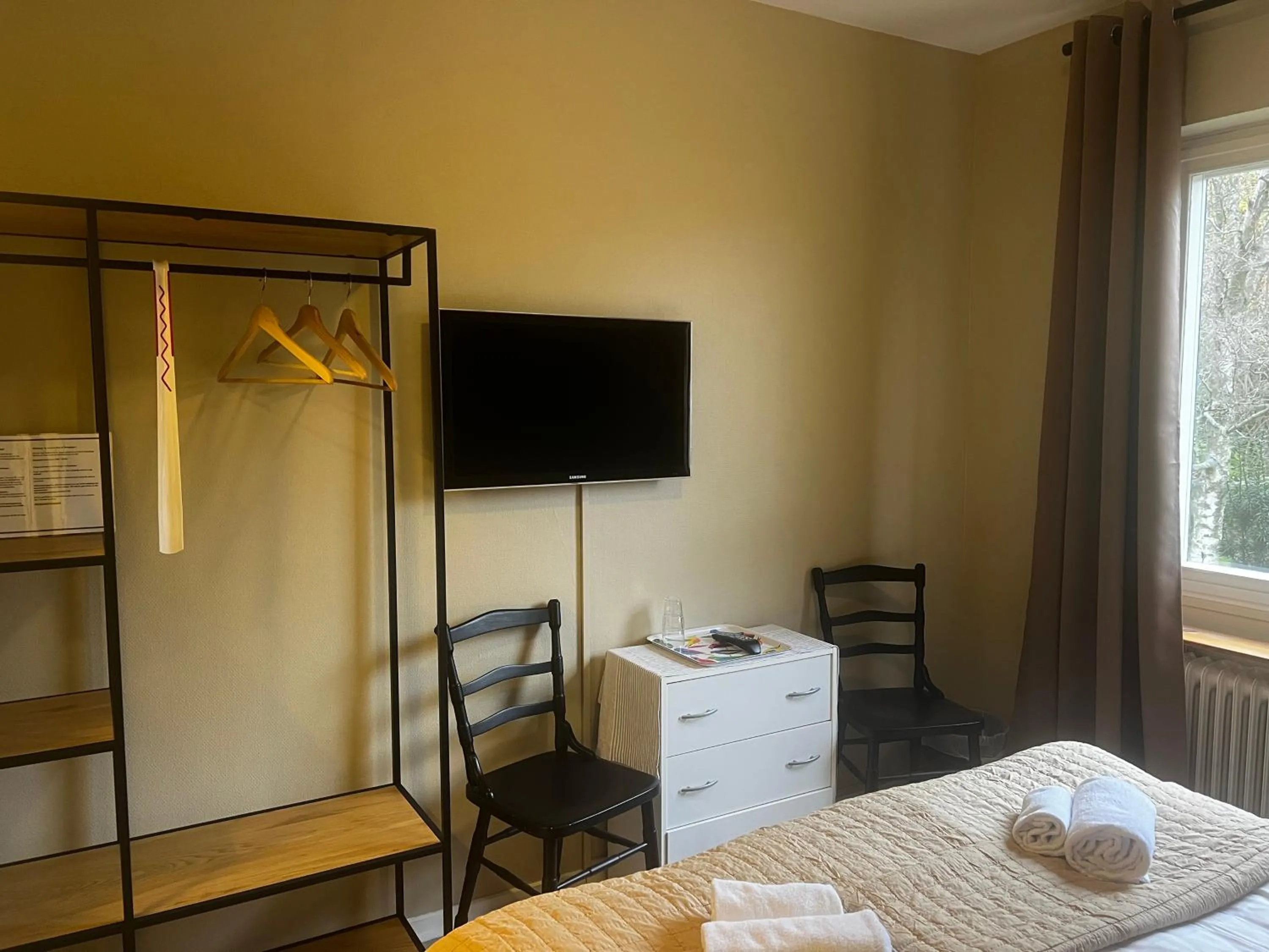 Bed in Aurora Bed & Breakfast