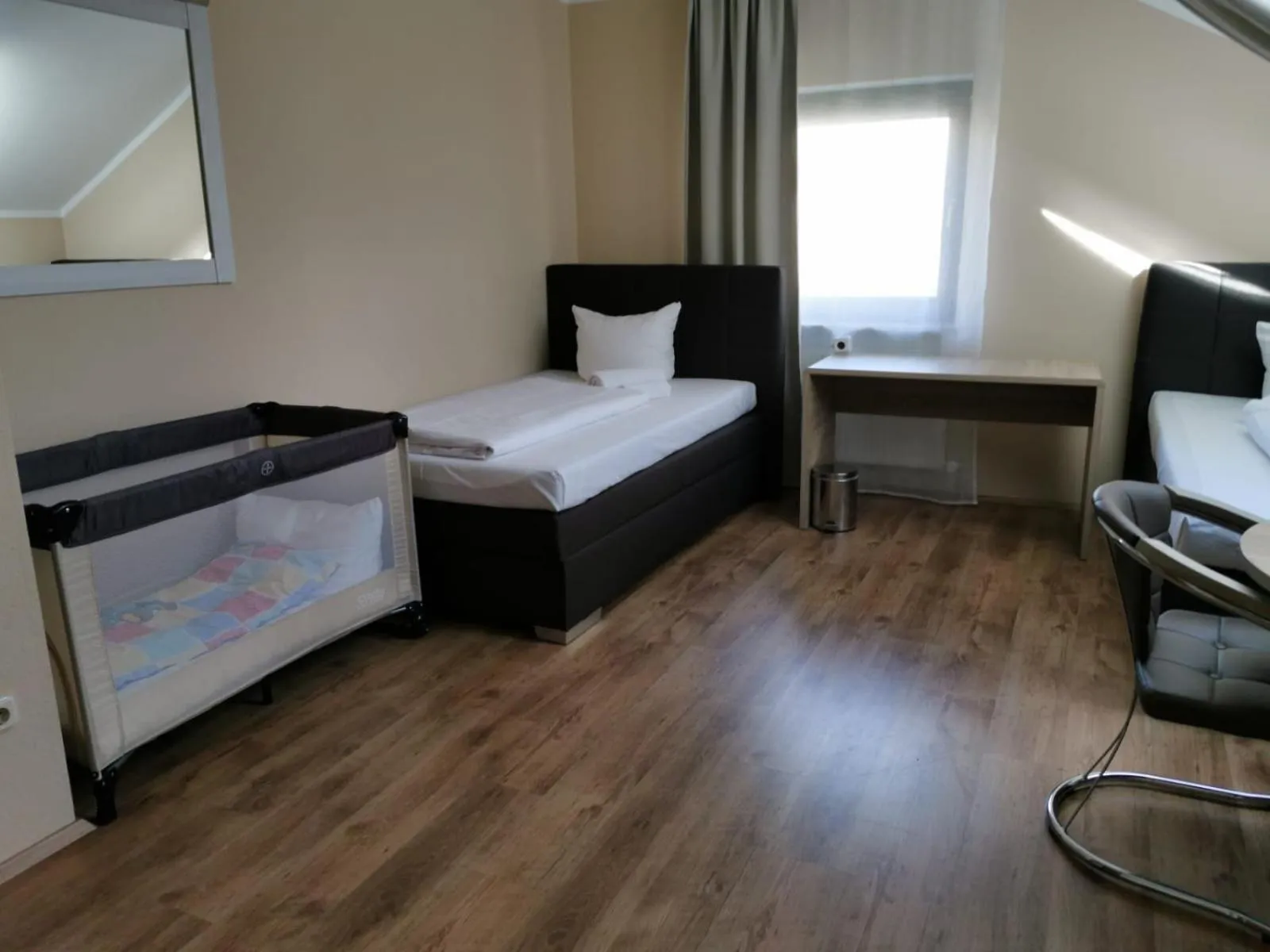 Bedroom, Bed in Hotel-Residenz Oberurseler Hof