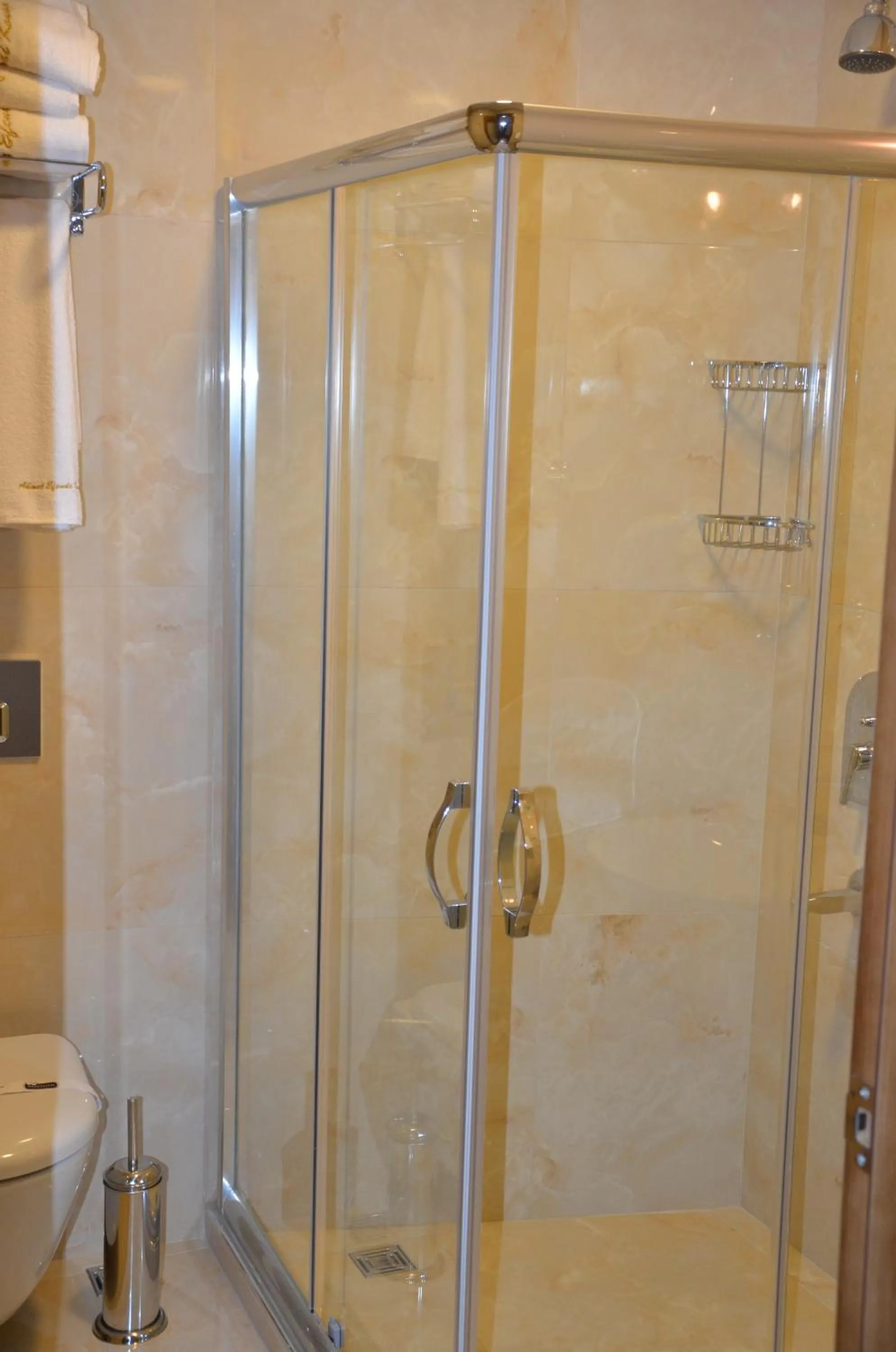 Shower in Ahmet Efendi Konağı