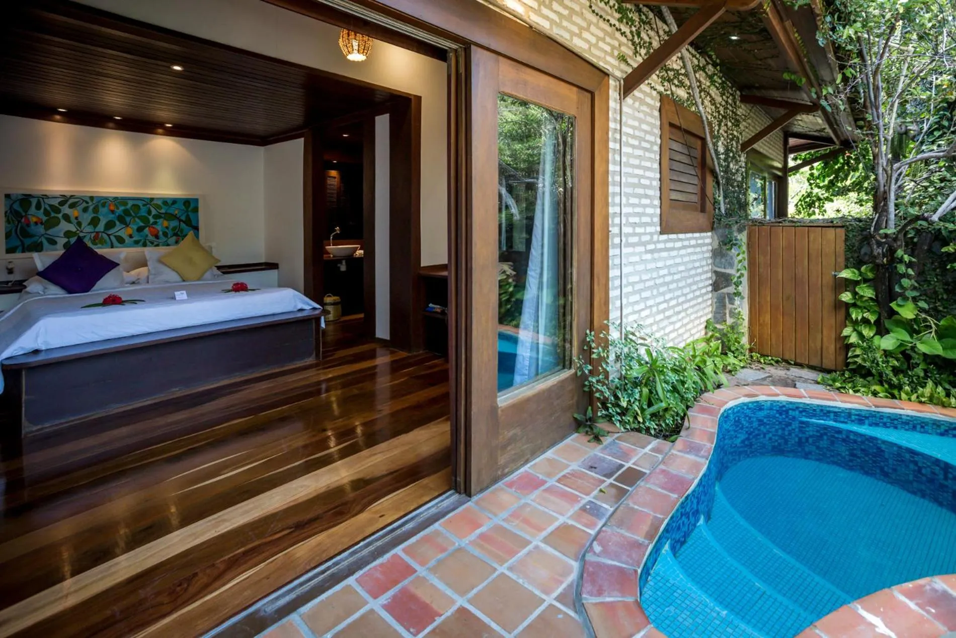 Sombra e Água Fresca Resort