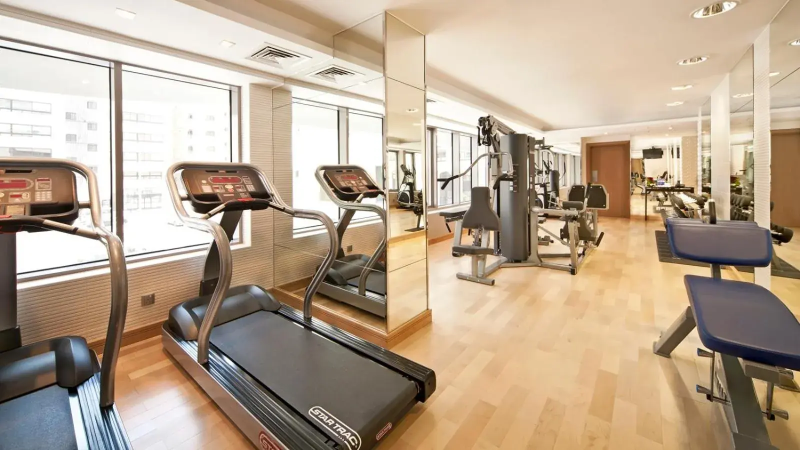 Fitness centre/facilities in Oaks Liwa Executive Suites Fitness centre/facilities in Oaks Liwa Executive Suites