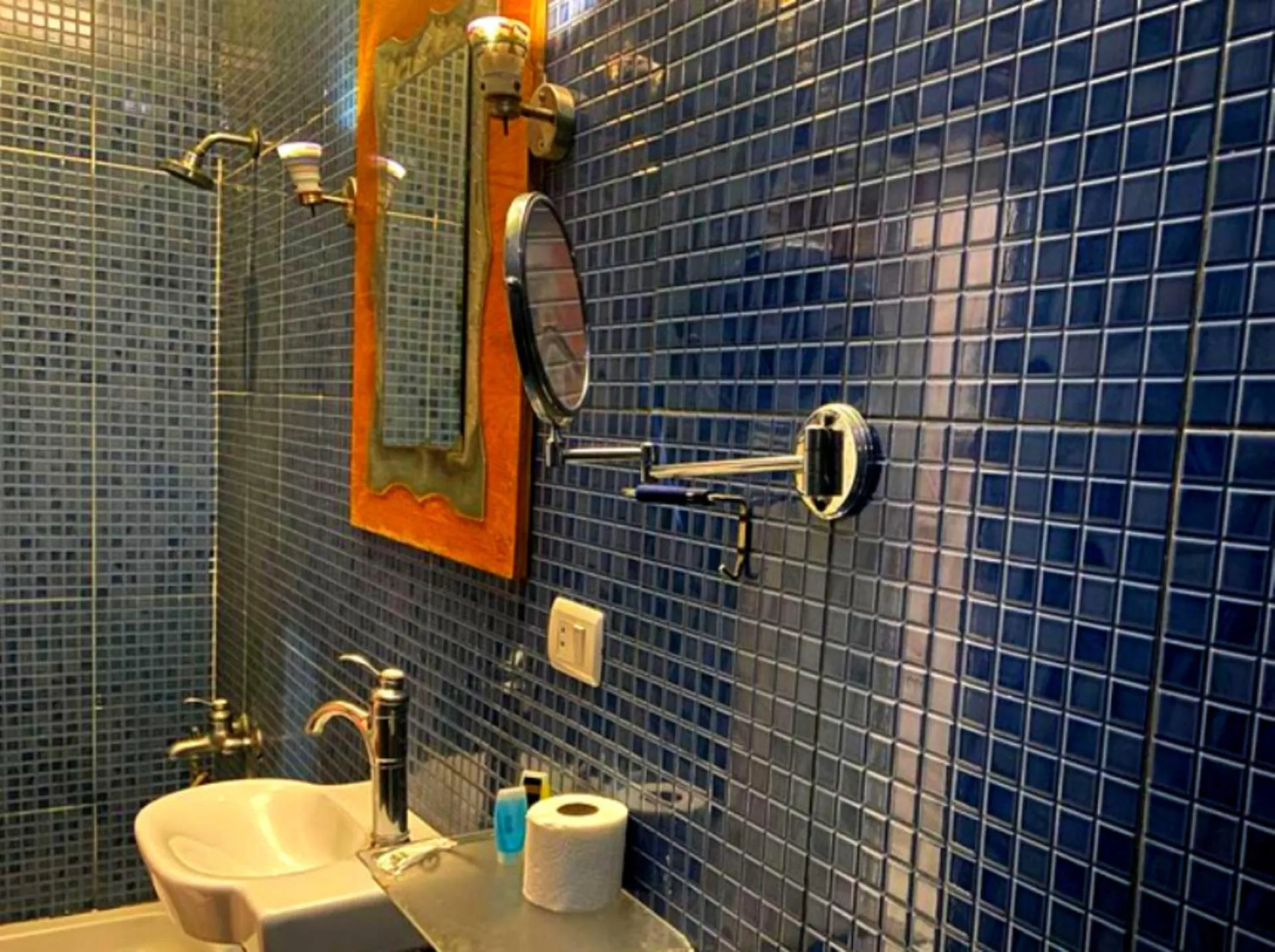 Shower in Golden Hotel Cairo