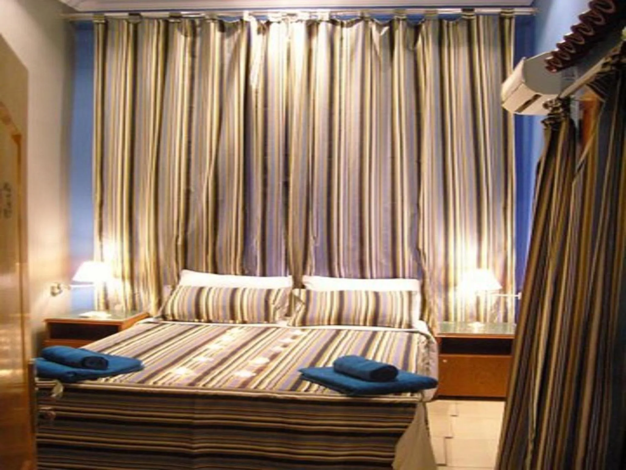 Bed in Golden Hotel Cairo