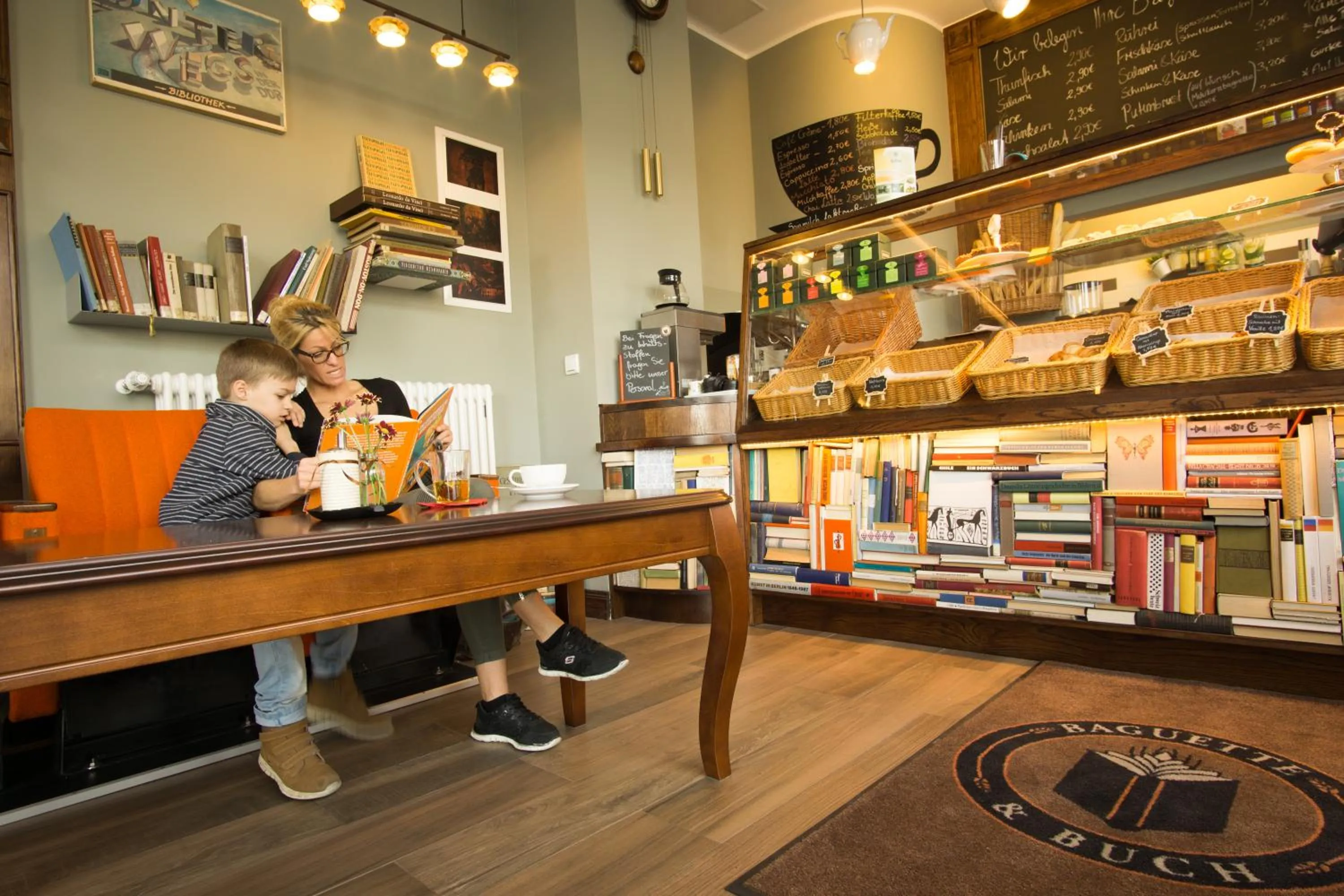 Lobby or reception in Hotel Bett und Buch