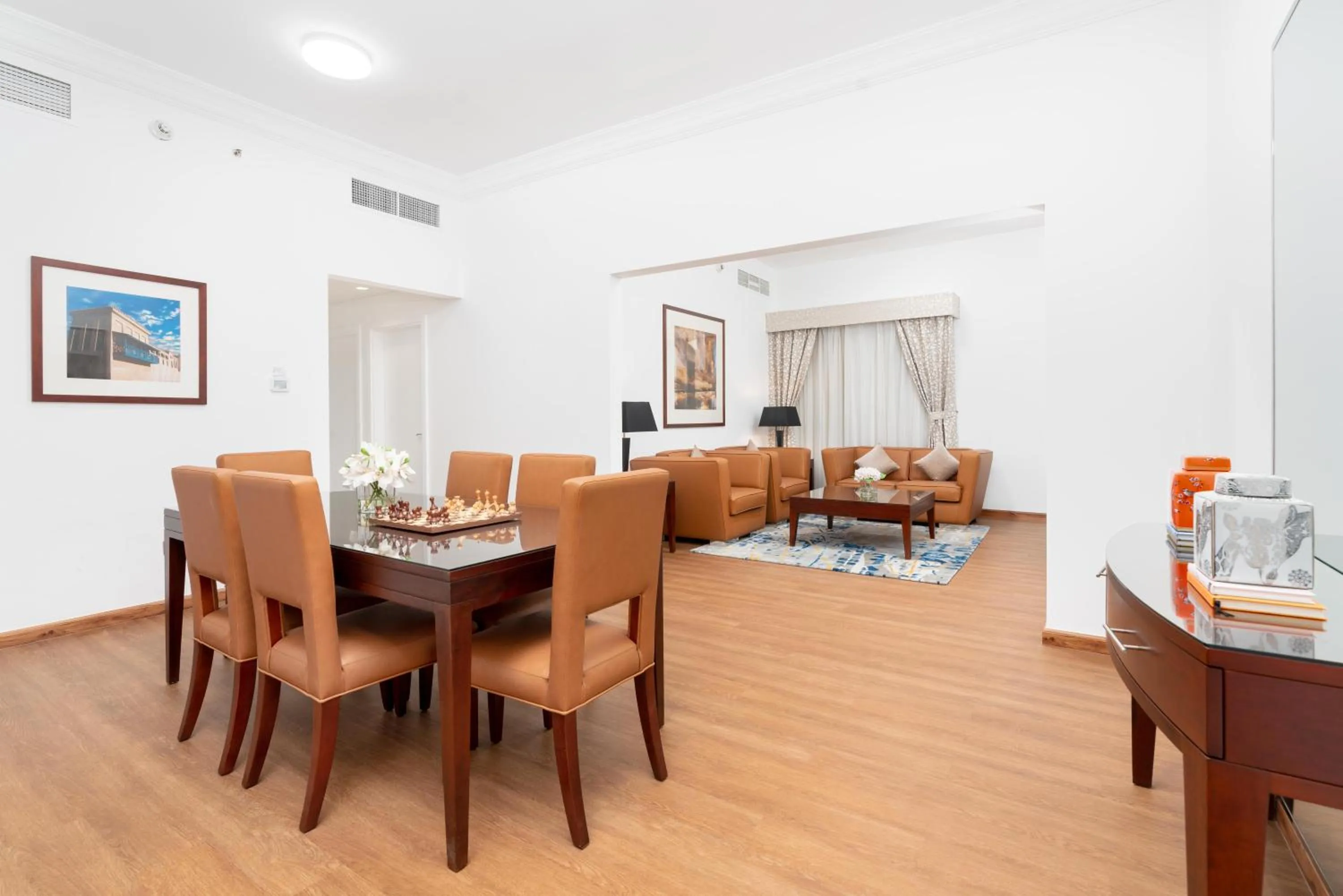 Living room in Golden Sands Hotel & Residences