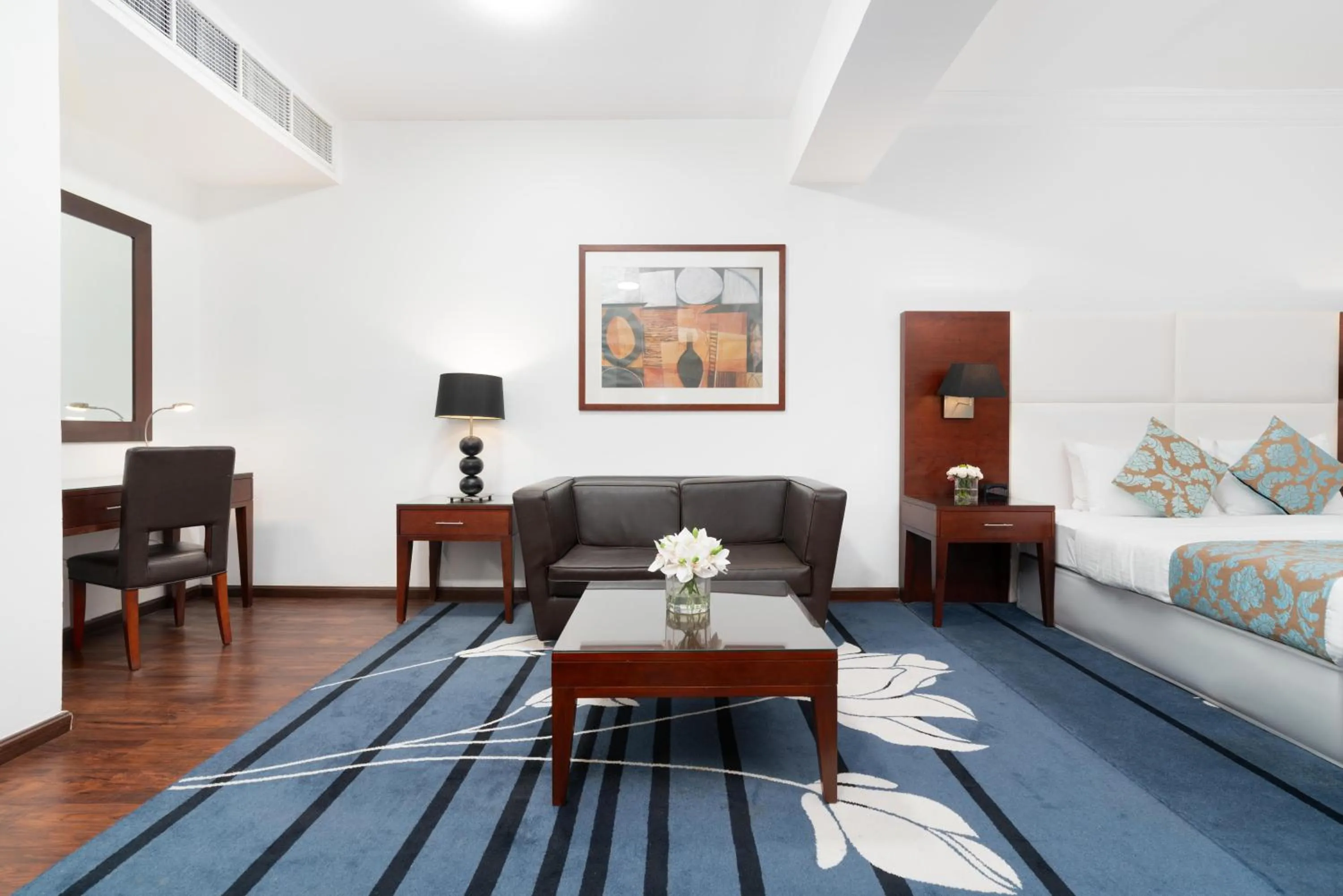 Living room, Bed in Golden Sands Hotel & Residences