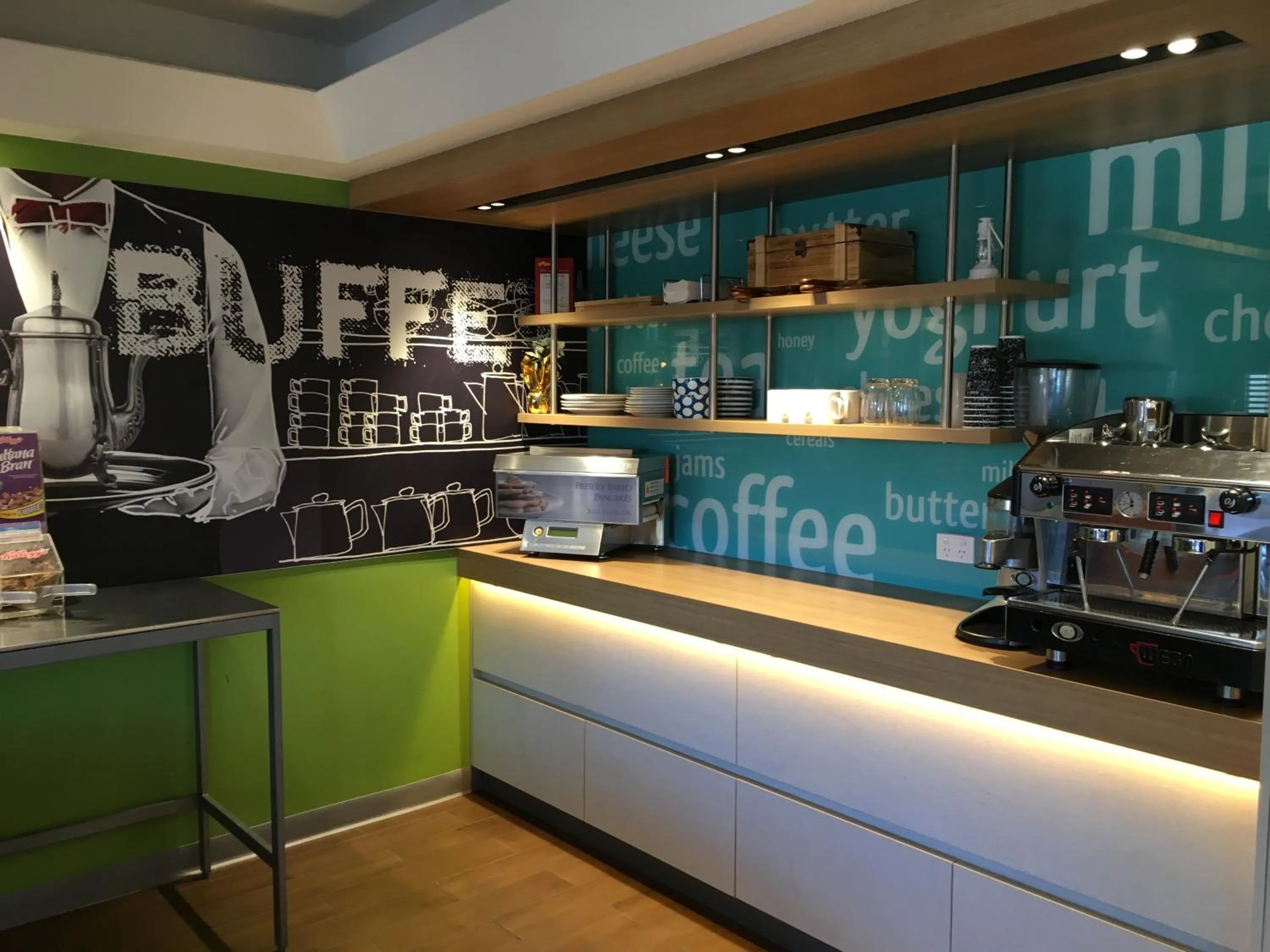 Restaurant/places to eat in ibis Budget - Enfield