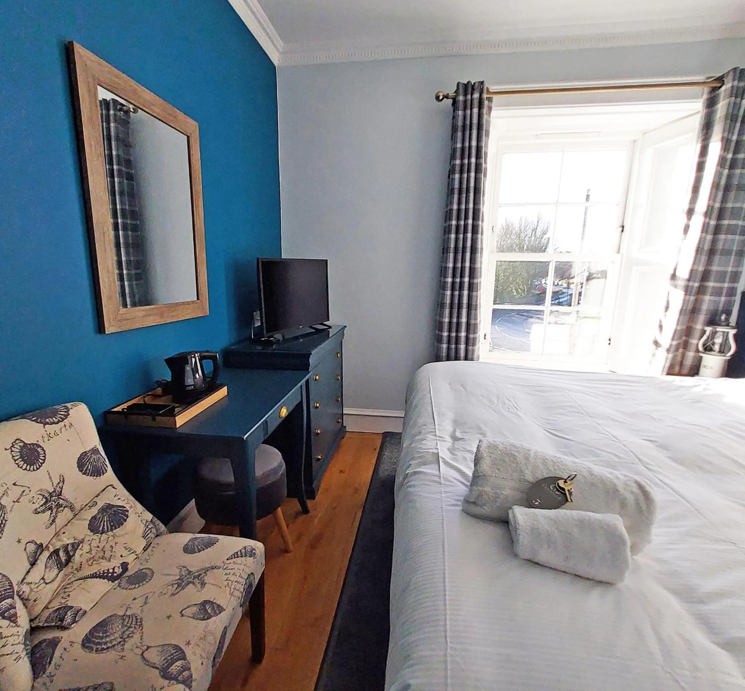 Bedroom, Bed in The Glenerne